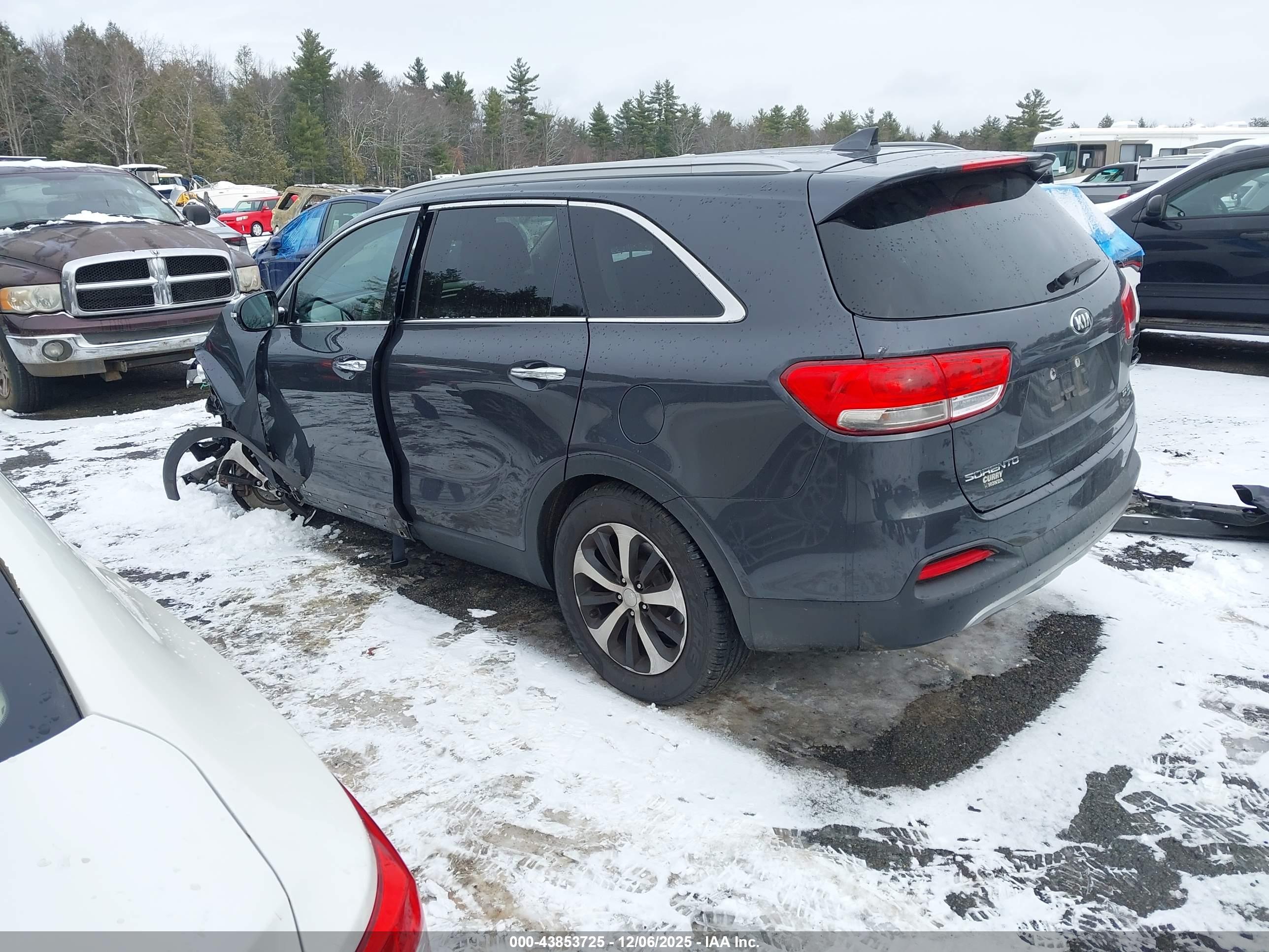 KIA SORENTO image 3