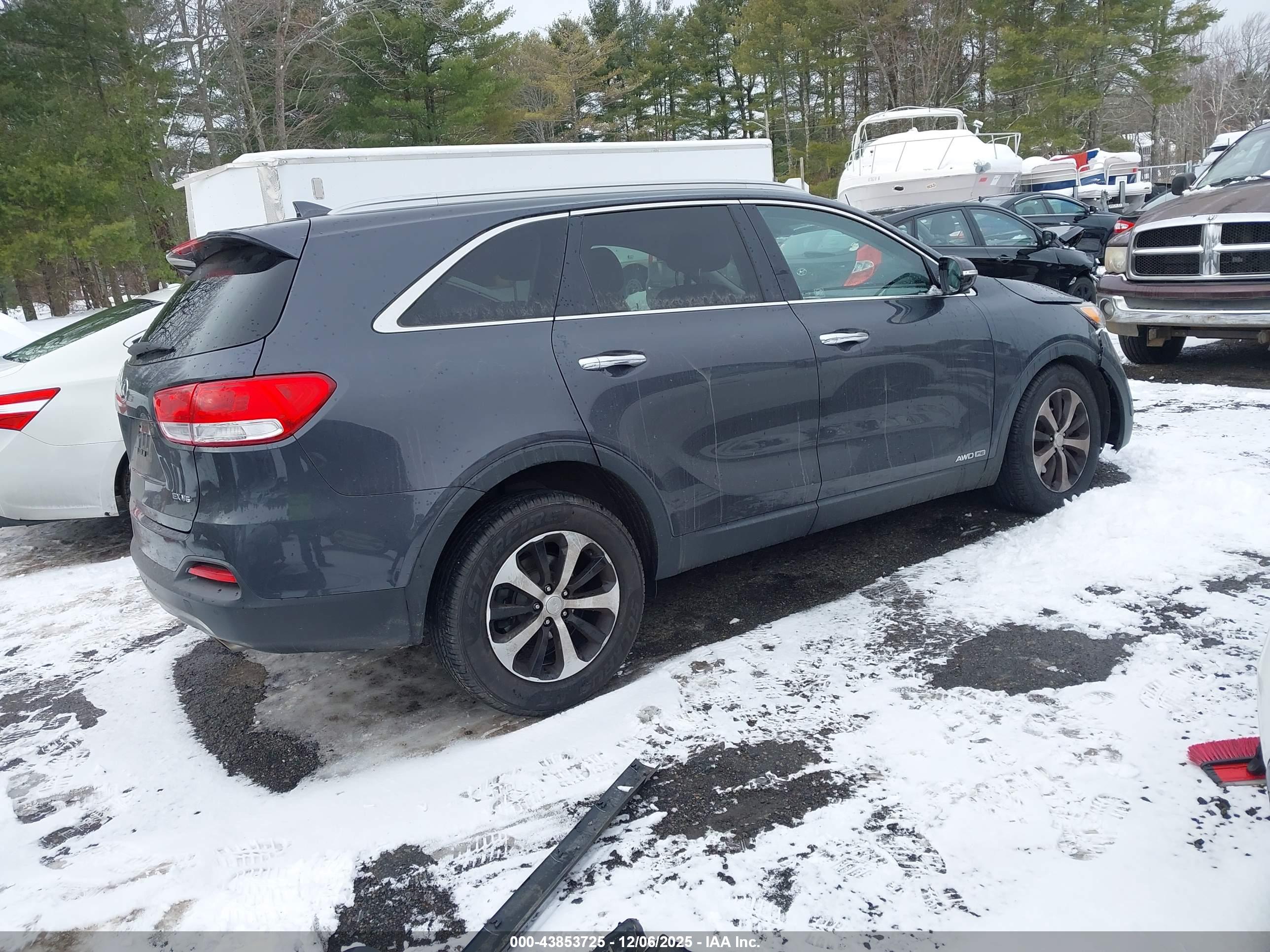 KIA SORENTO image 4