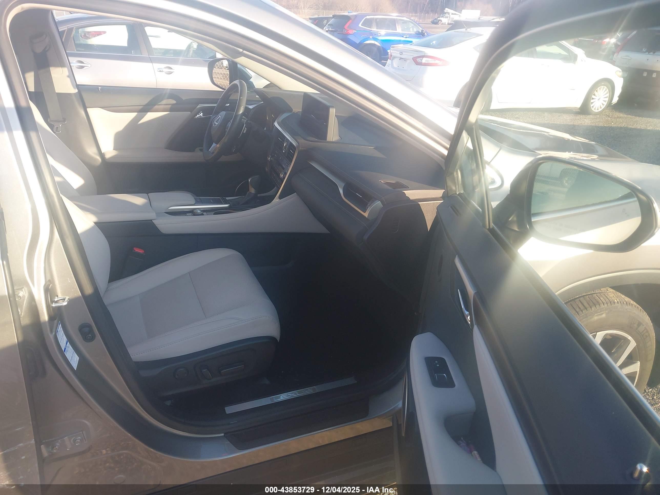 LEXUS RX image 5