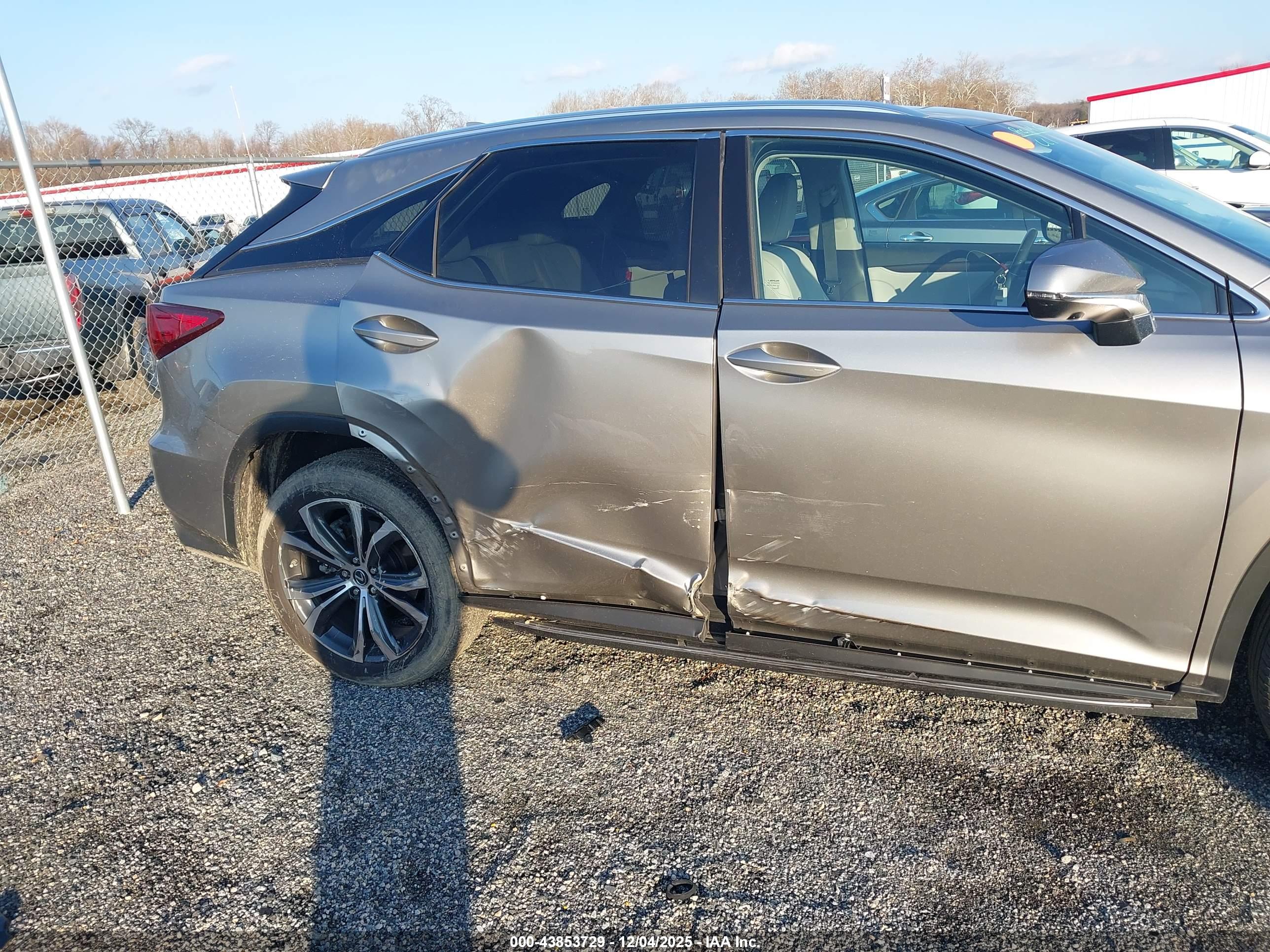 LEXUS RX image 6