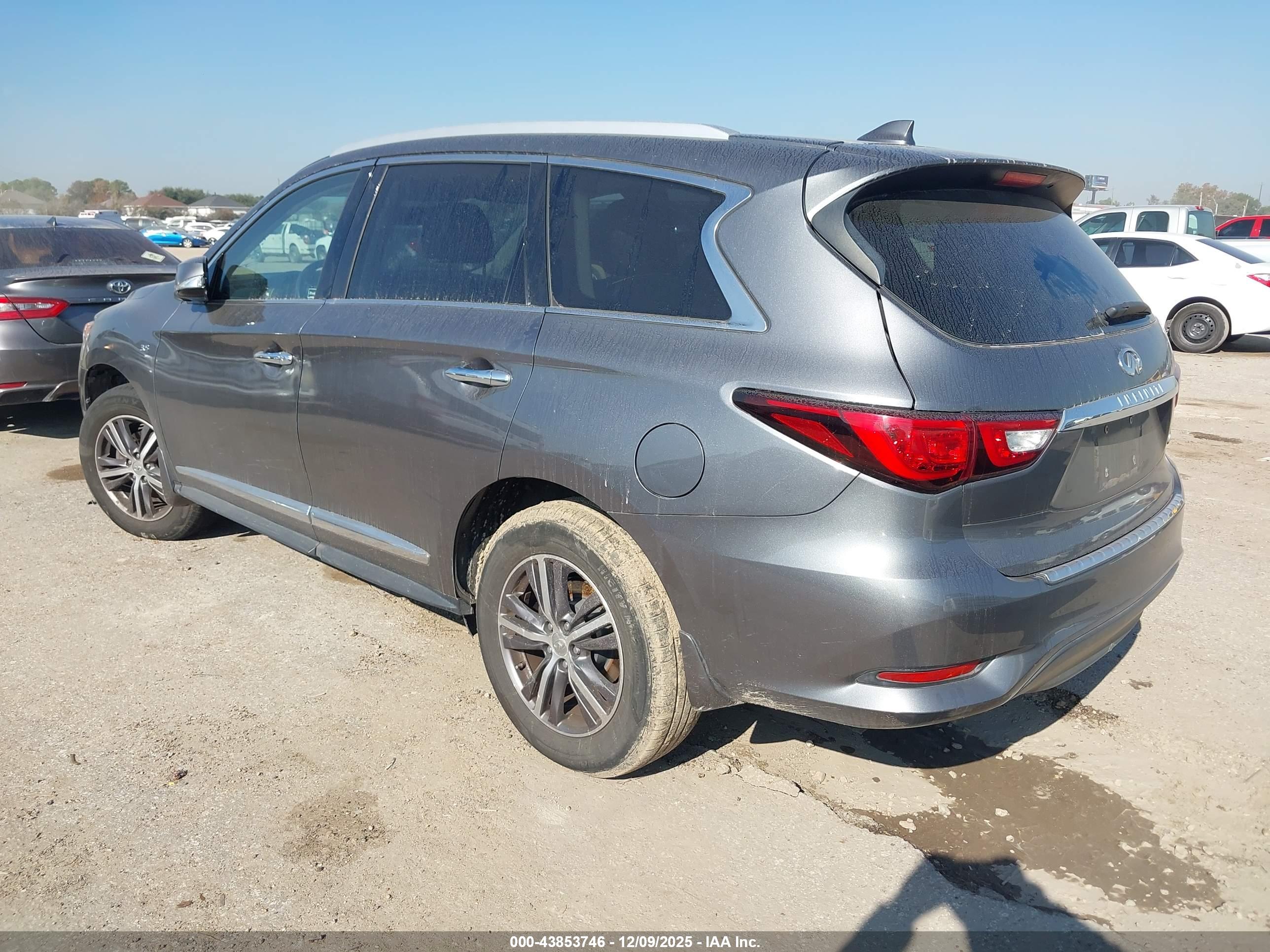 INFINITI QX60 image 3