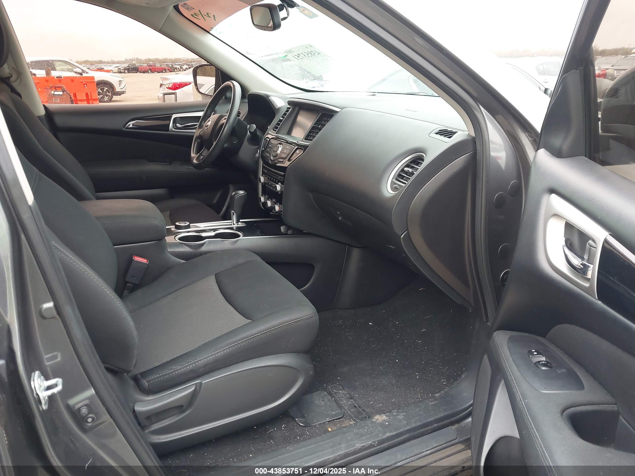 NISSAN PATHFINDER image 5