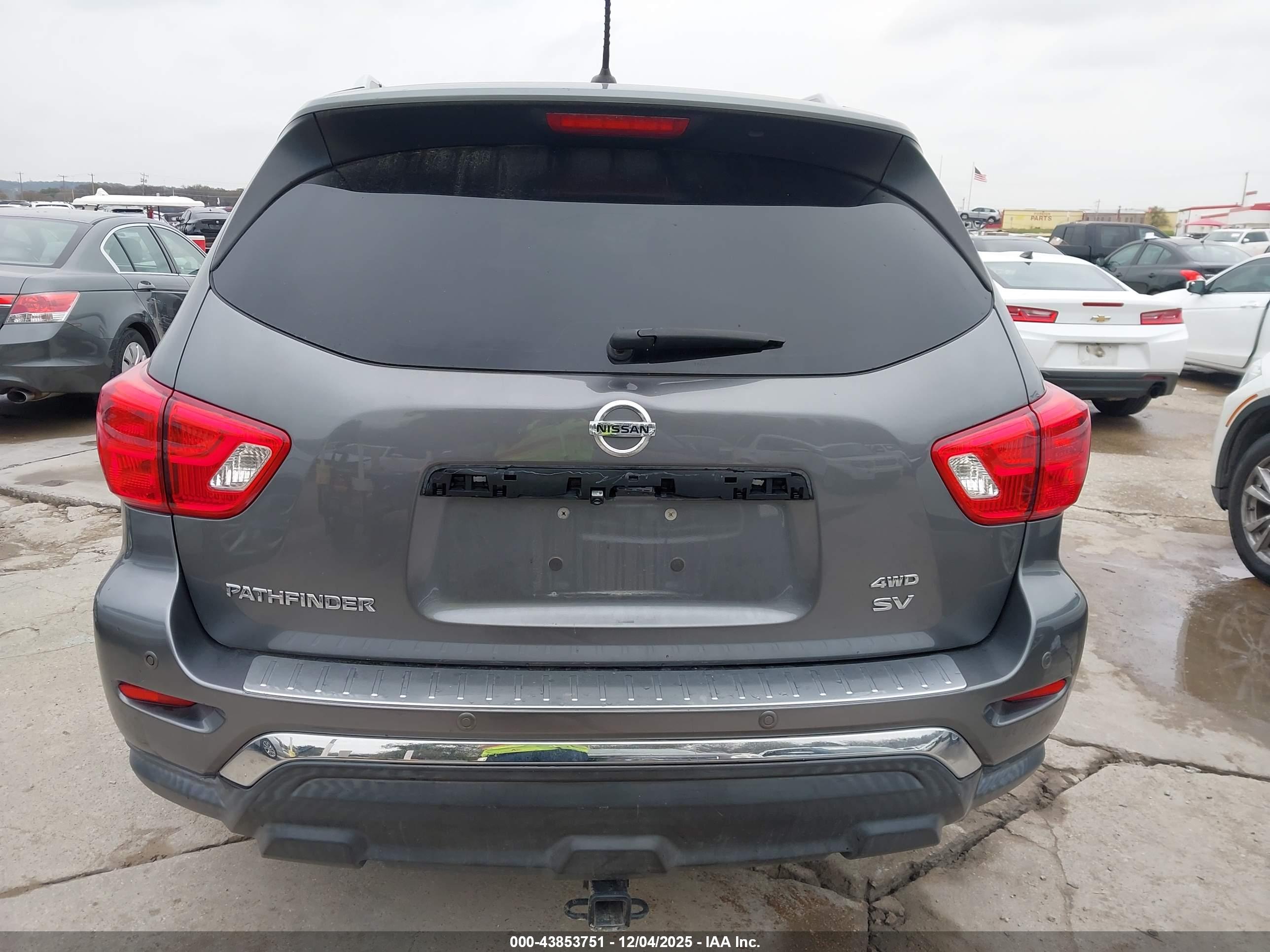 NISSAN PATHFINDER image 6