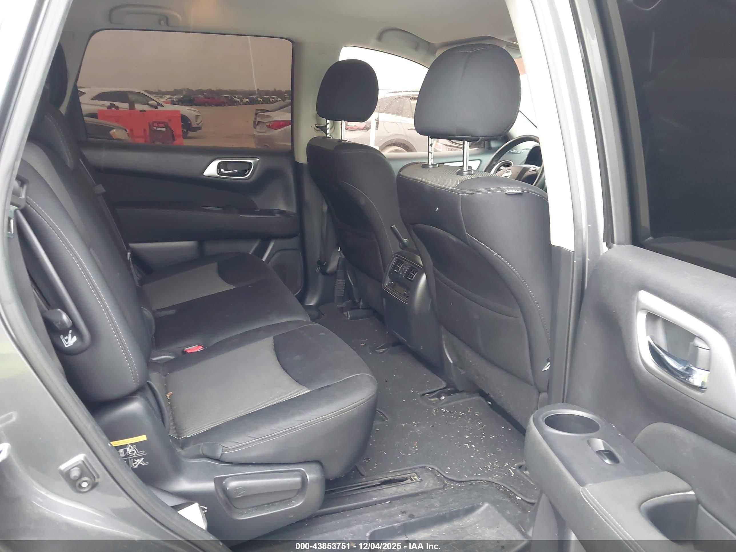 NISSAN PATHFINDER image 8