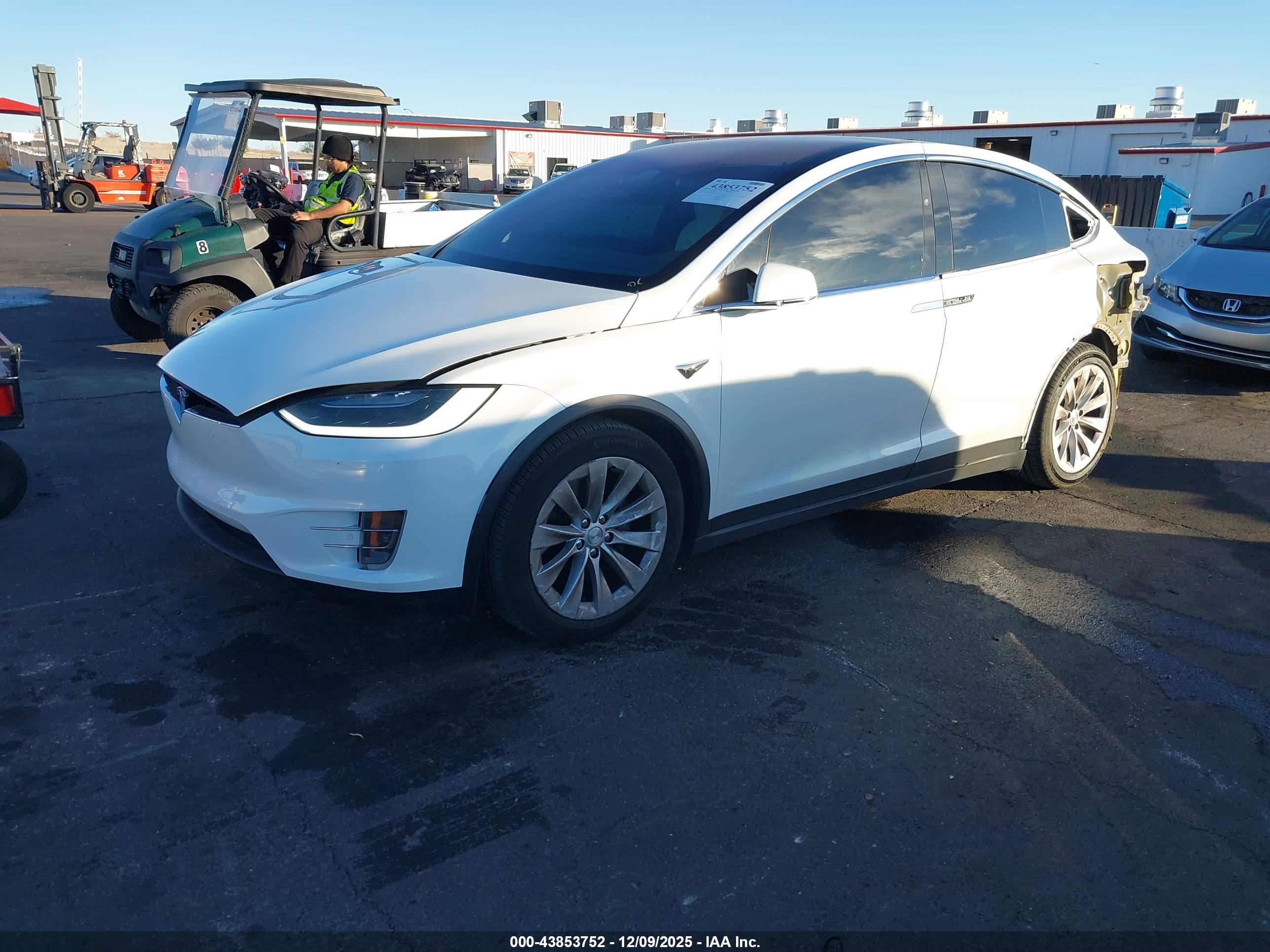 TESLA MODEL image 2