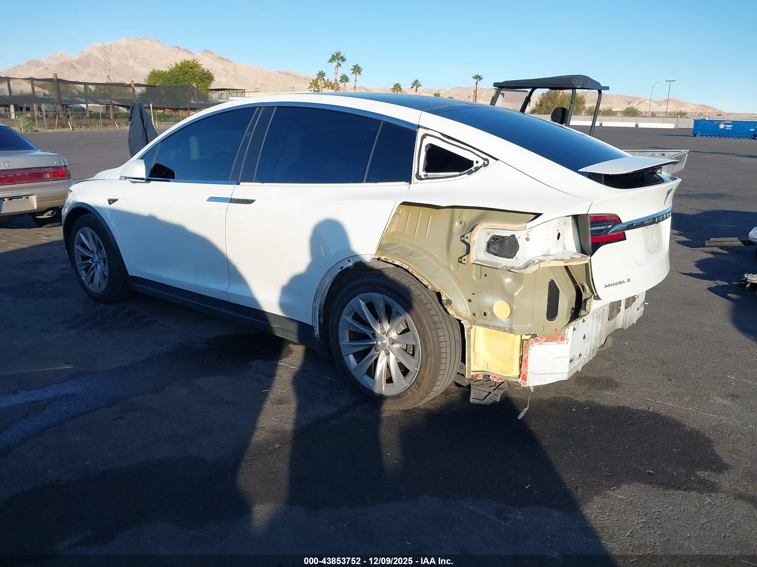 TESLA MODEL image 3