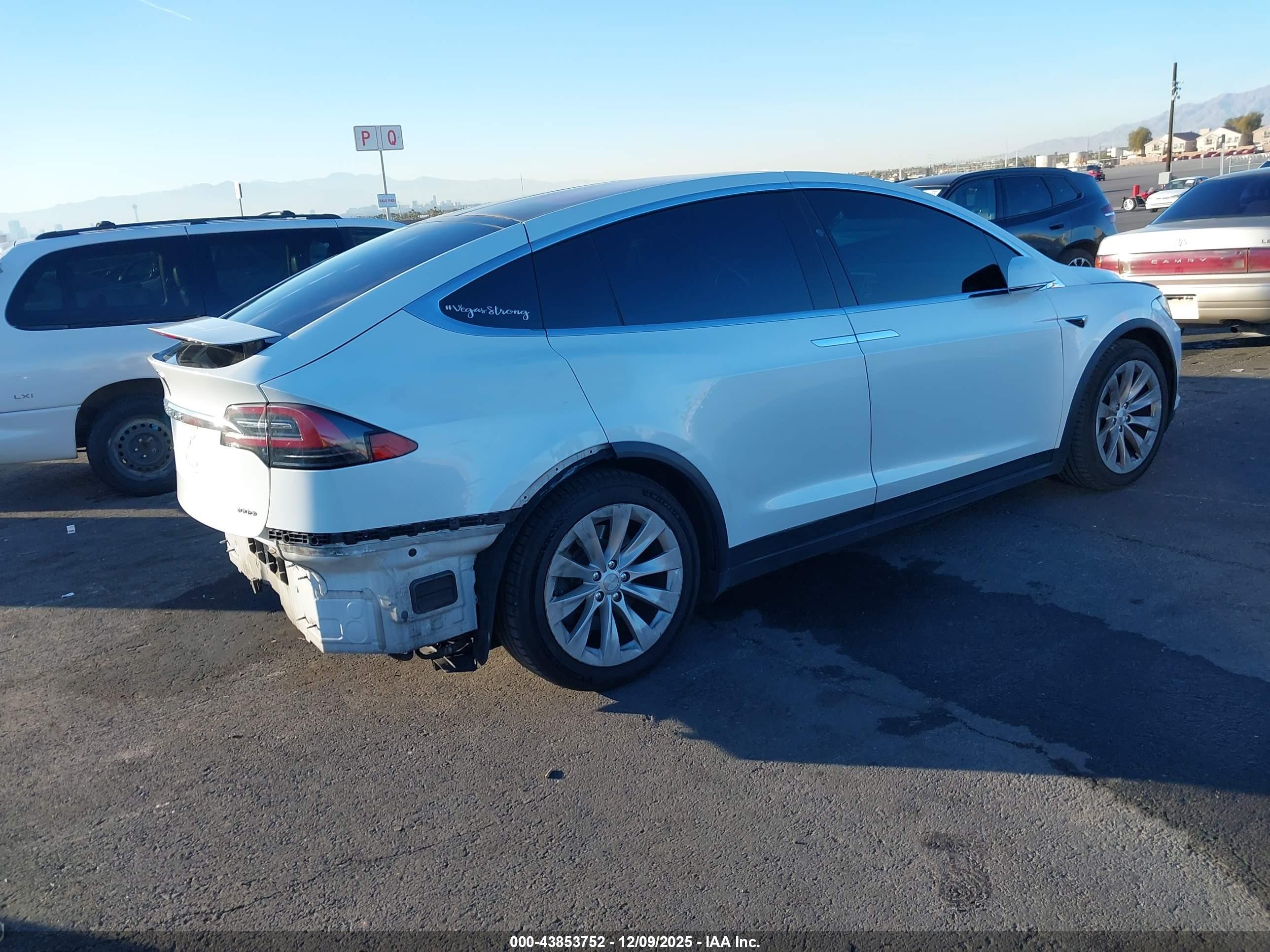 TESLA MODEL image 4