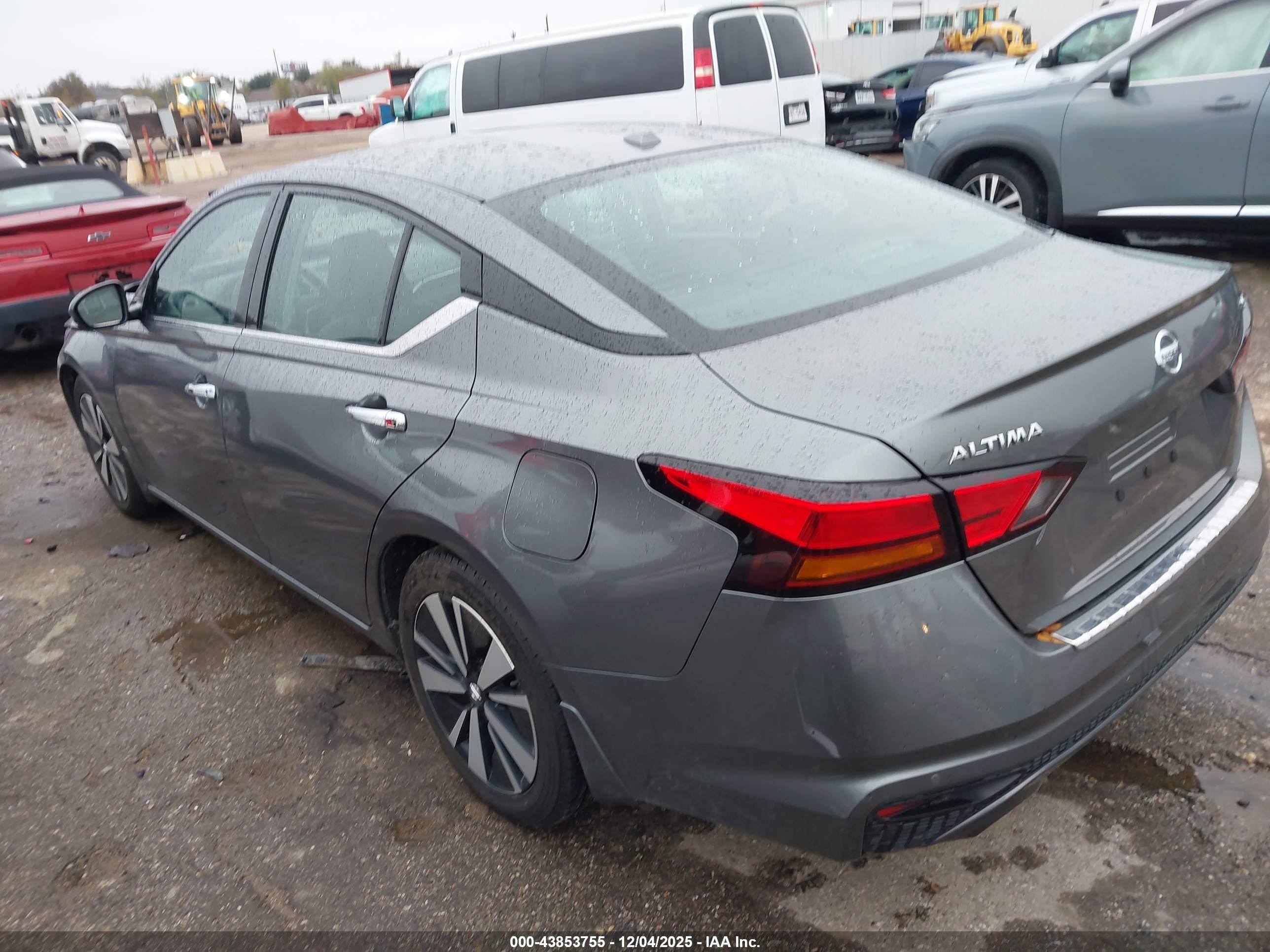 NISSAN ALTIMA image 3