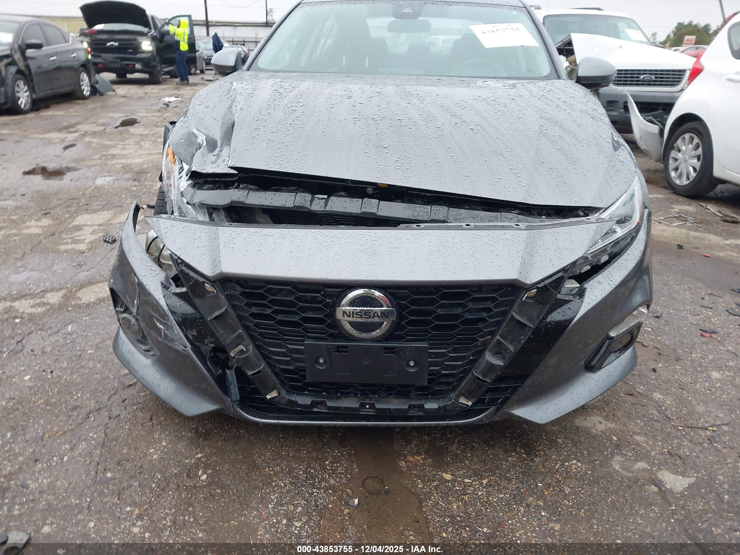 NISSAN ALTIMA image 6
