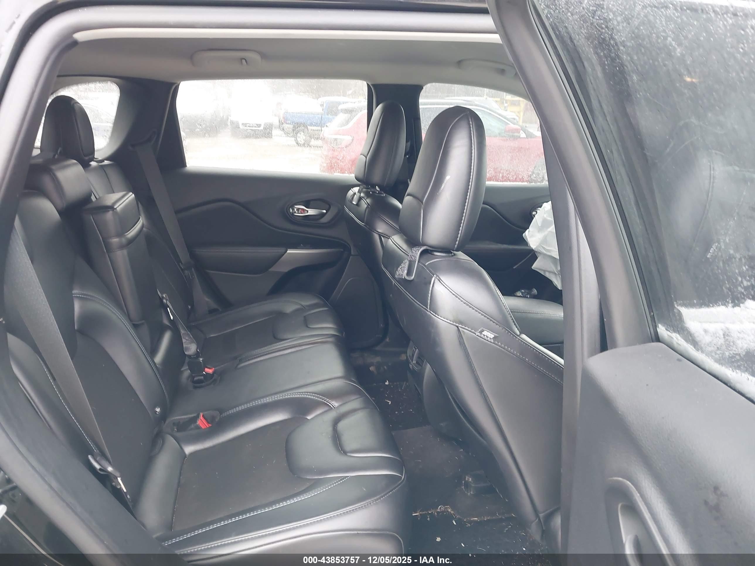 JEEP CHEROKEE image 8