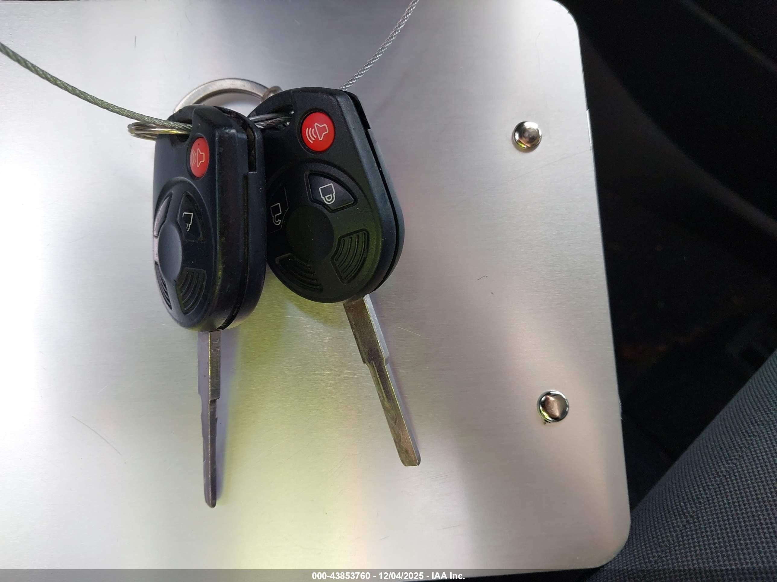 FORD ESCAPE image 11