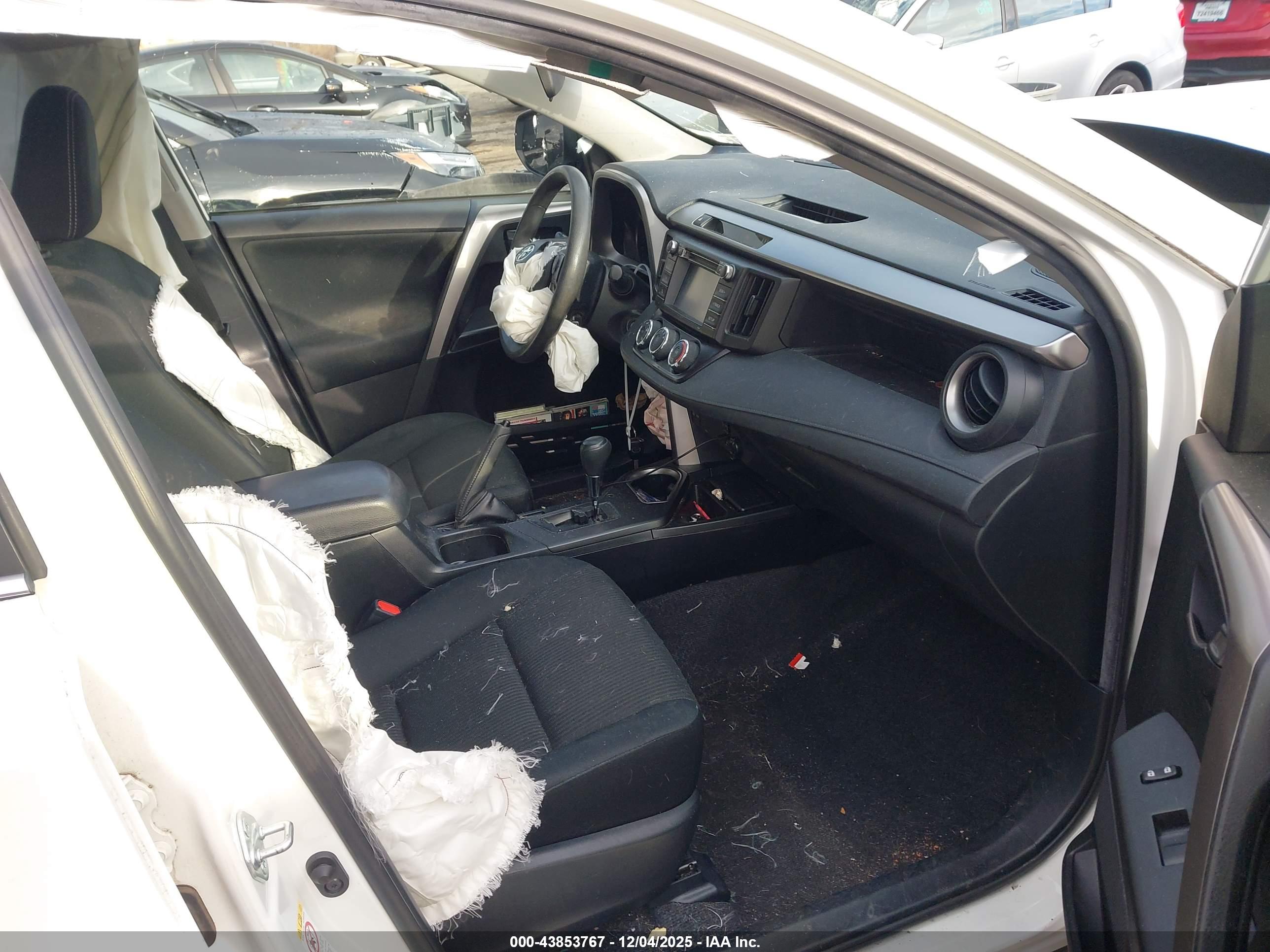 TOYOTA RAV4 image 5
