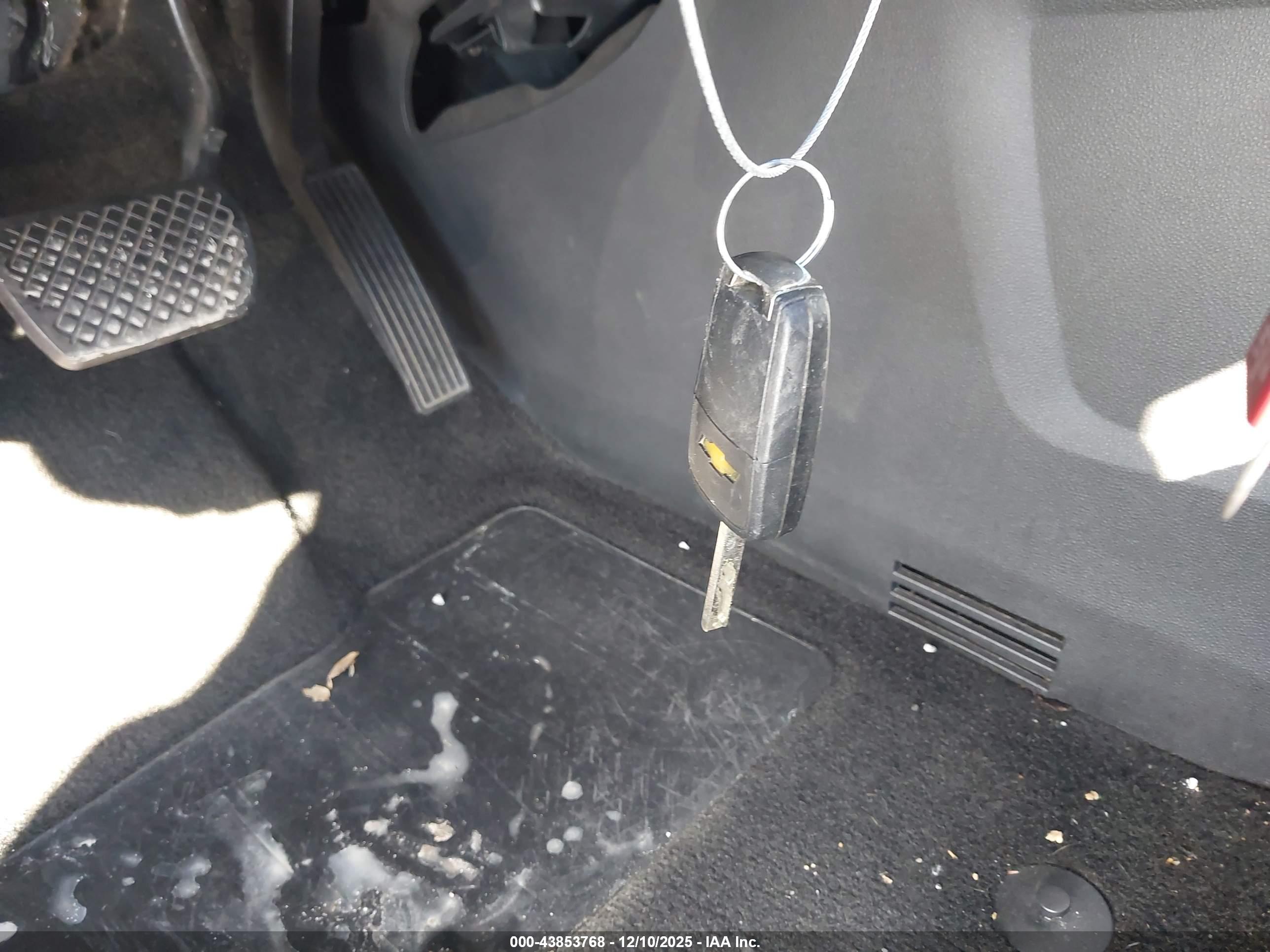 CHEVROLET EQUINOX image 11