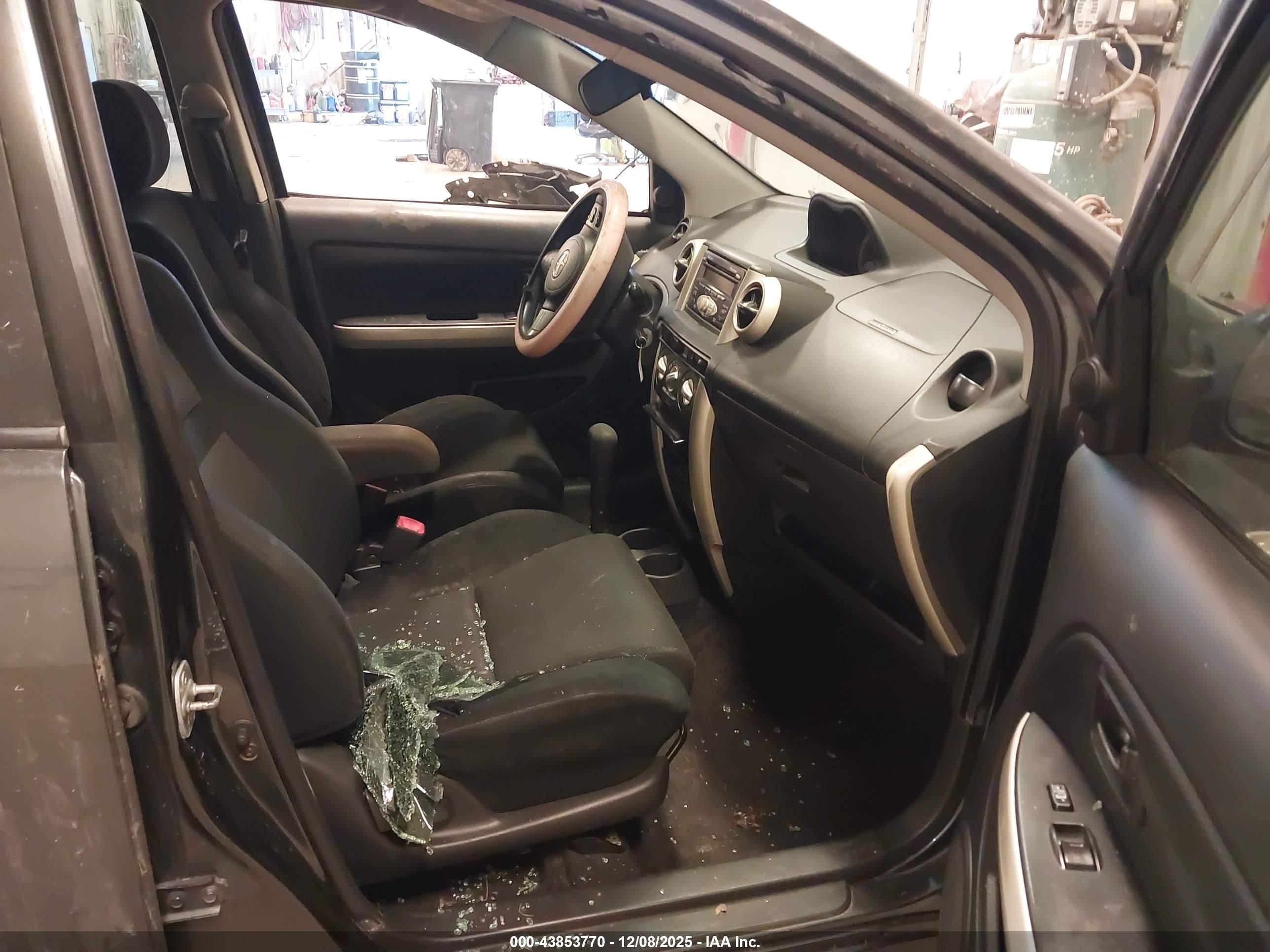 SCION XA image 5