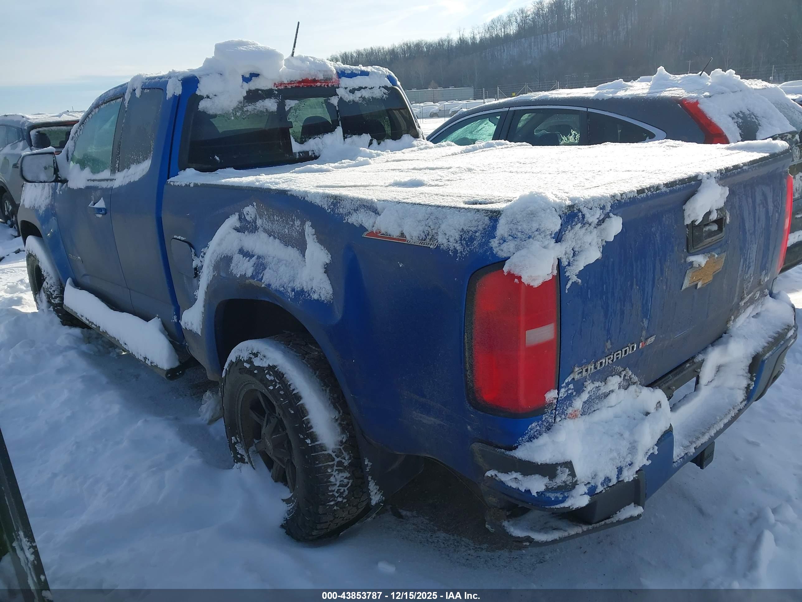 CHEVROLET COLORADO image 3