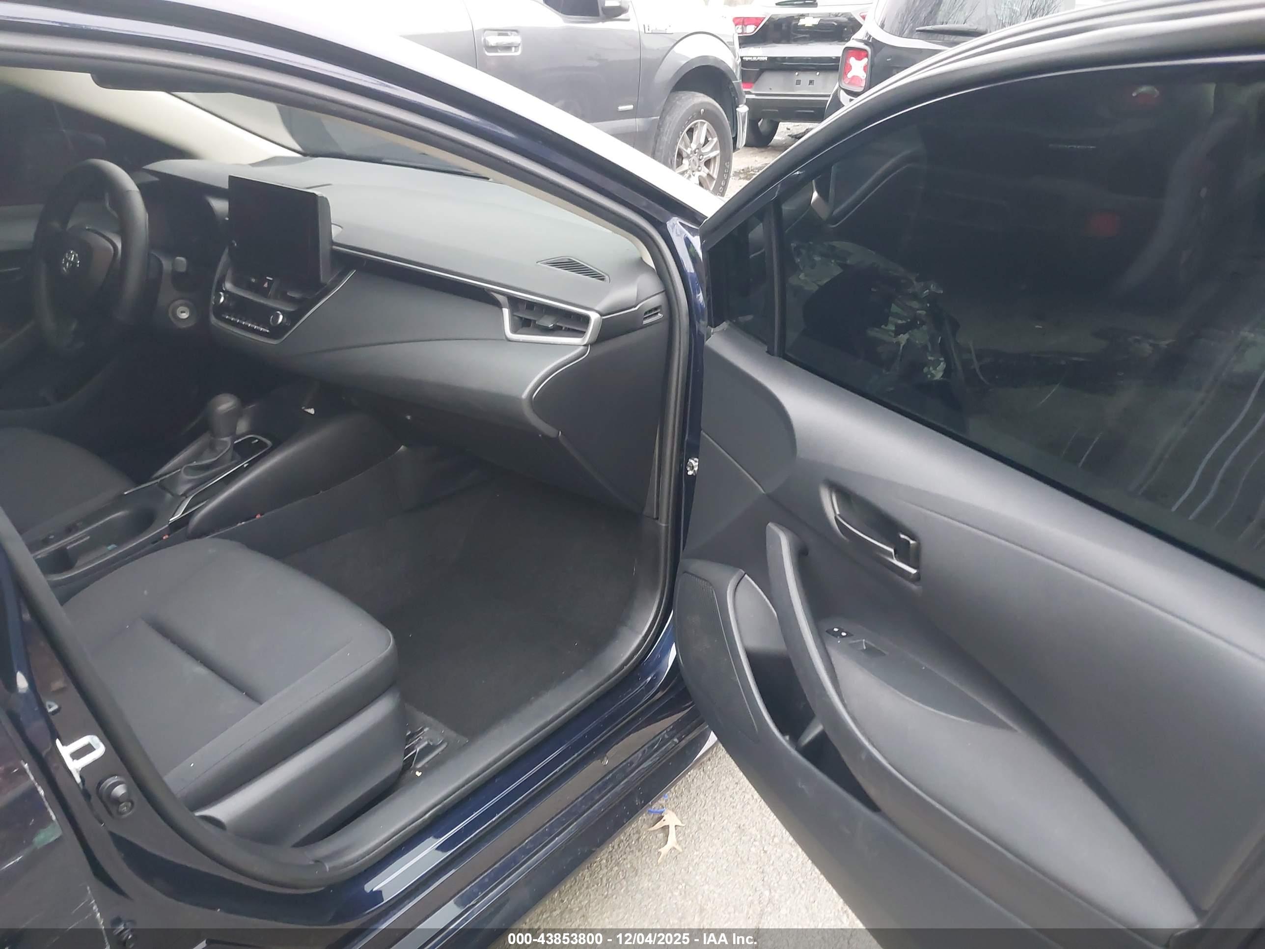 TOYOTA COROLLA image 5