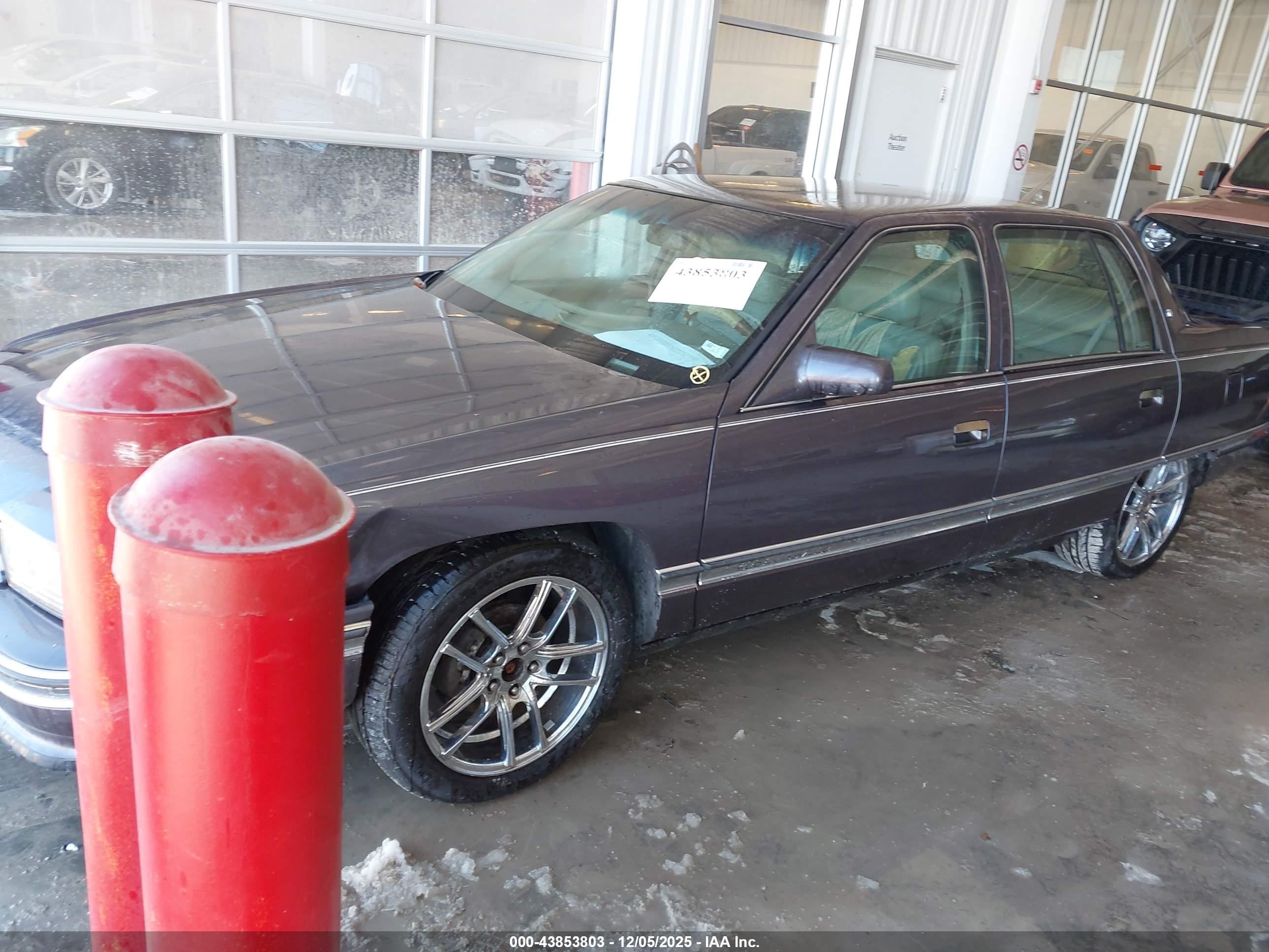 CADILLAC DEVILLE image 2