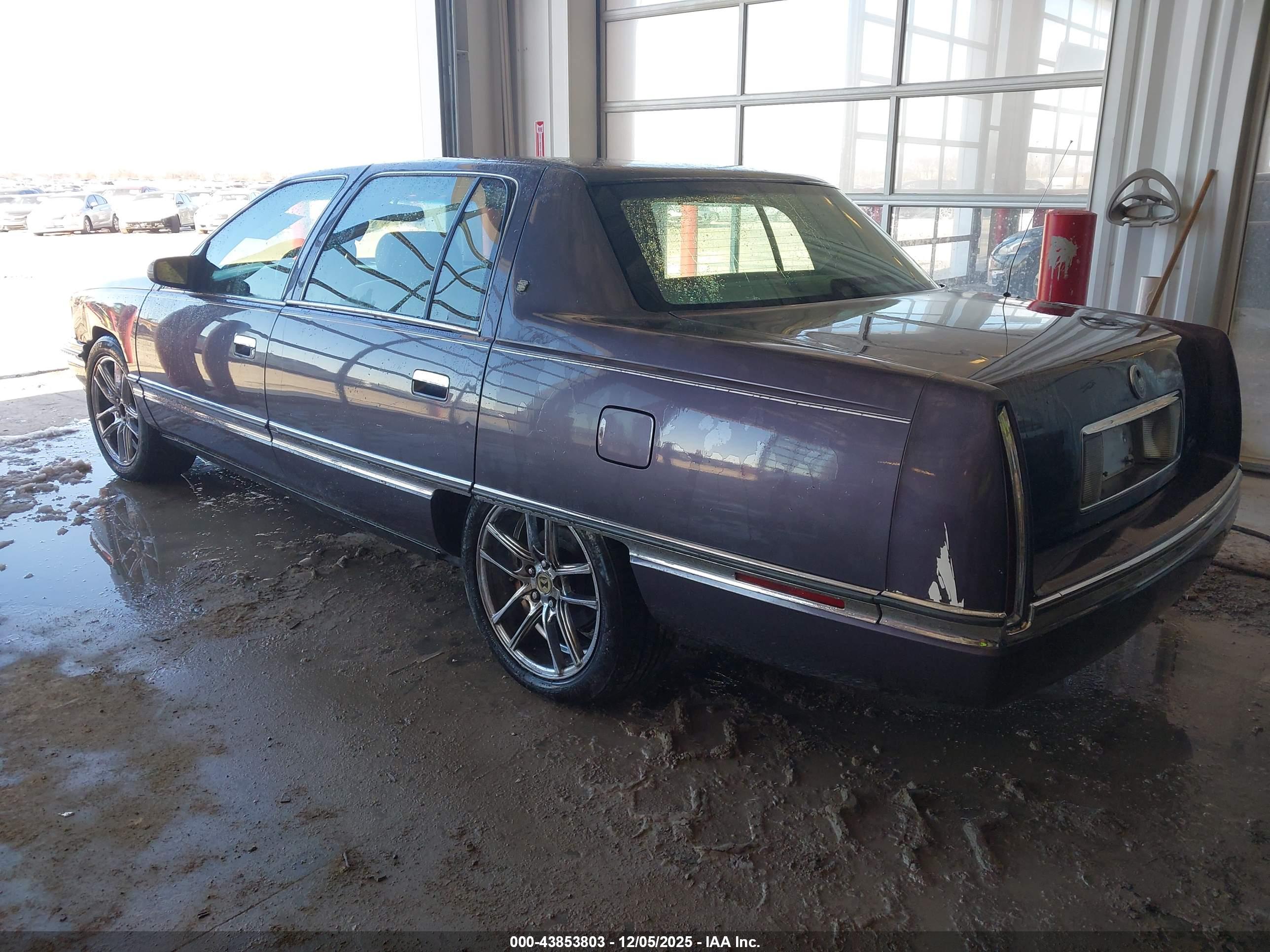 CADILLAC DEVILLE image 3