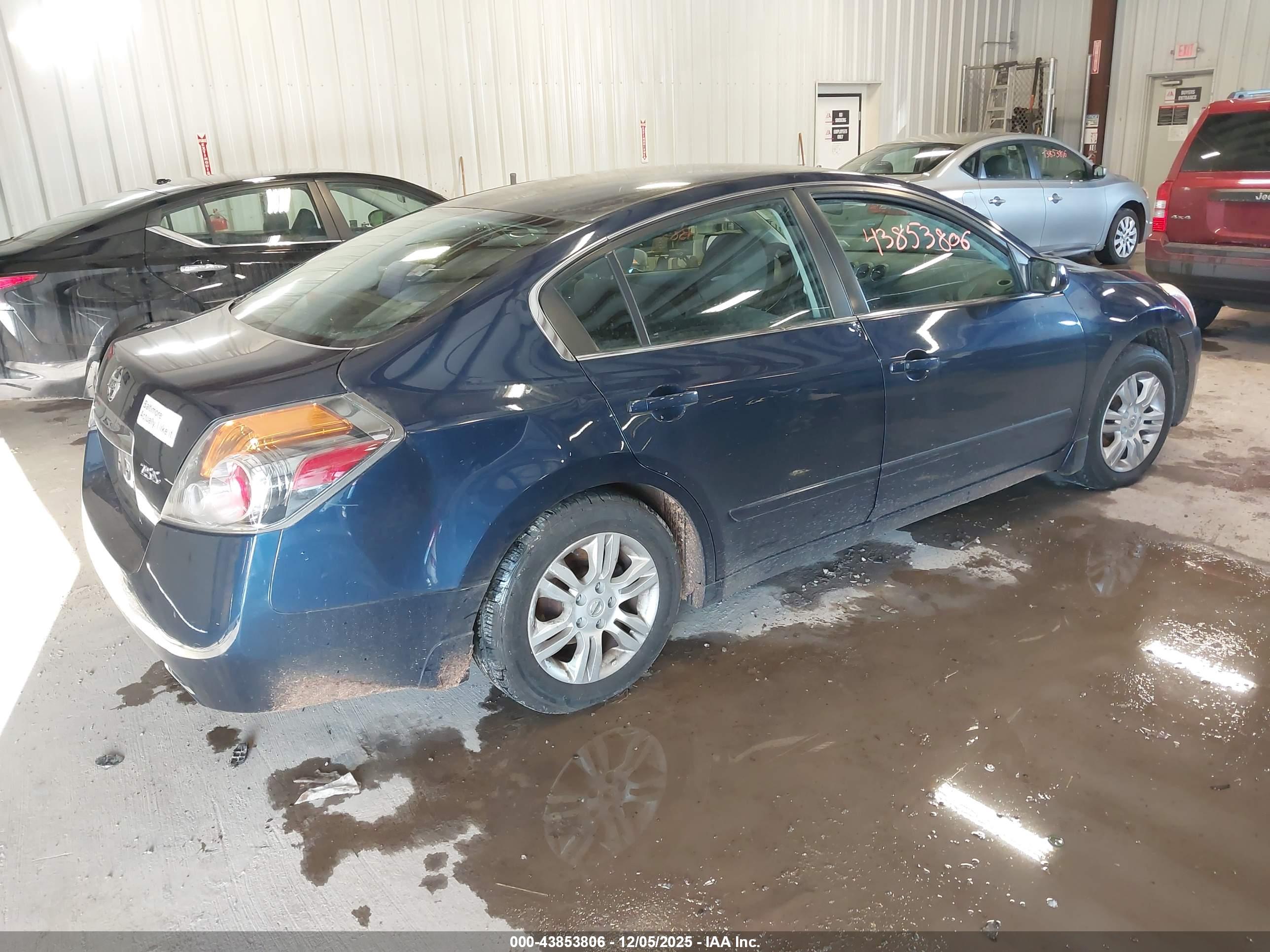 NISSAN ALTIMA image 4
