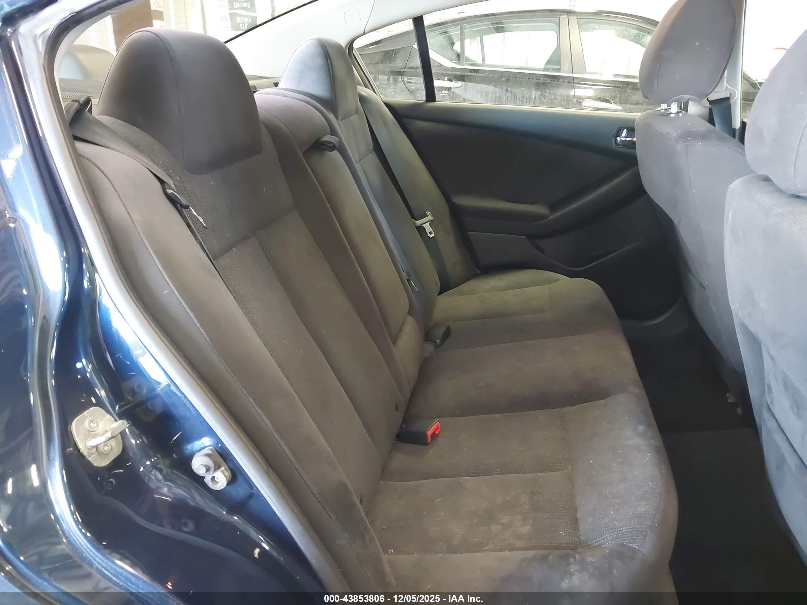 NISSAN ALTIMA image 8