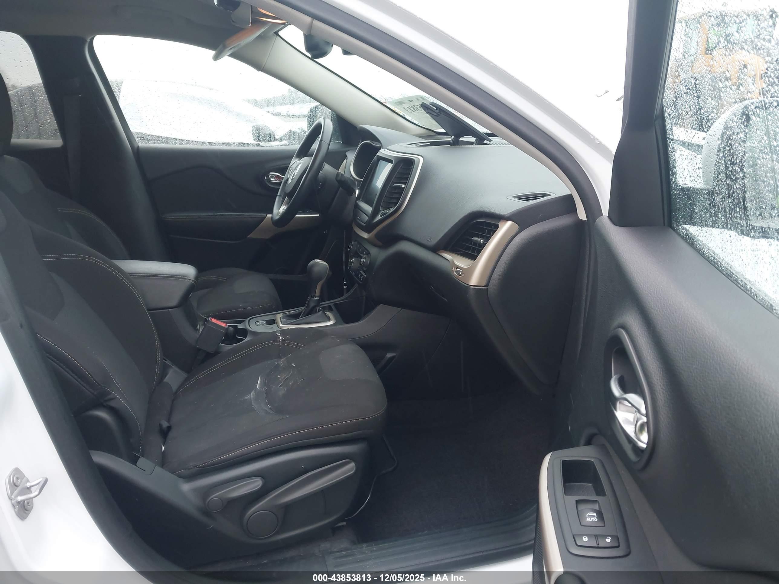 JEEP CHEROKEE image 5