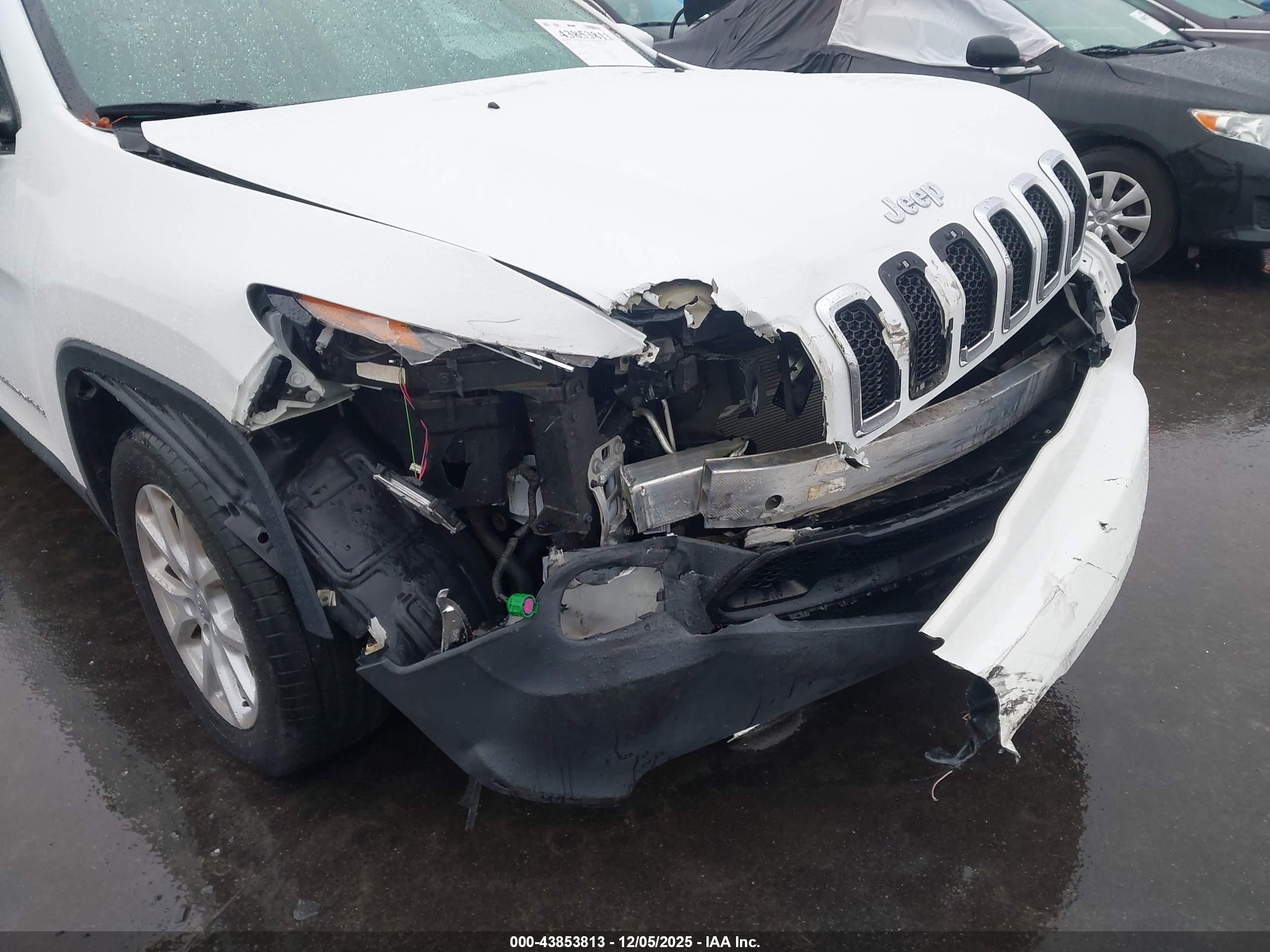 JEEP CHEROKEE image 6