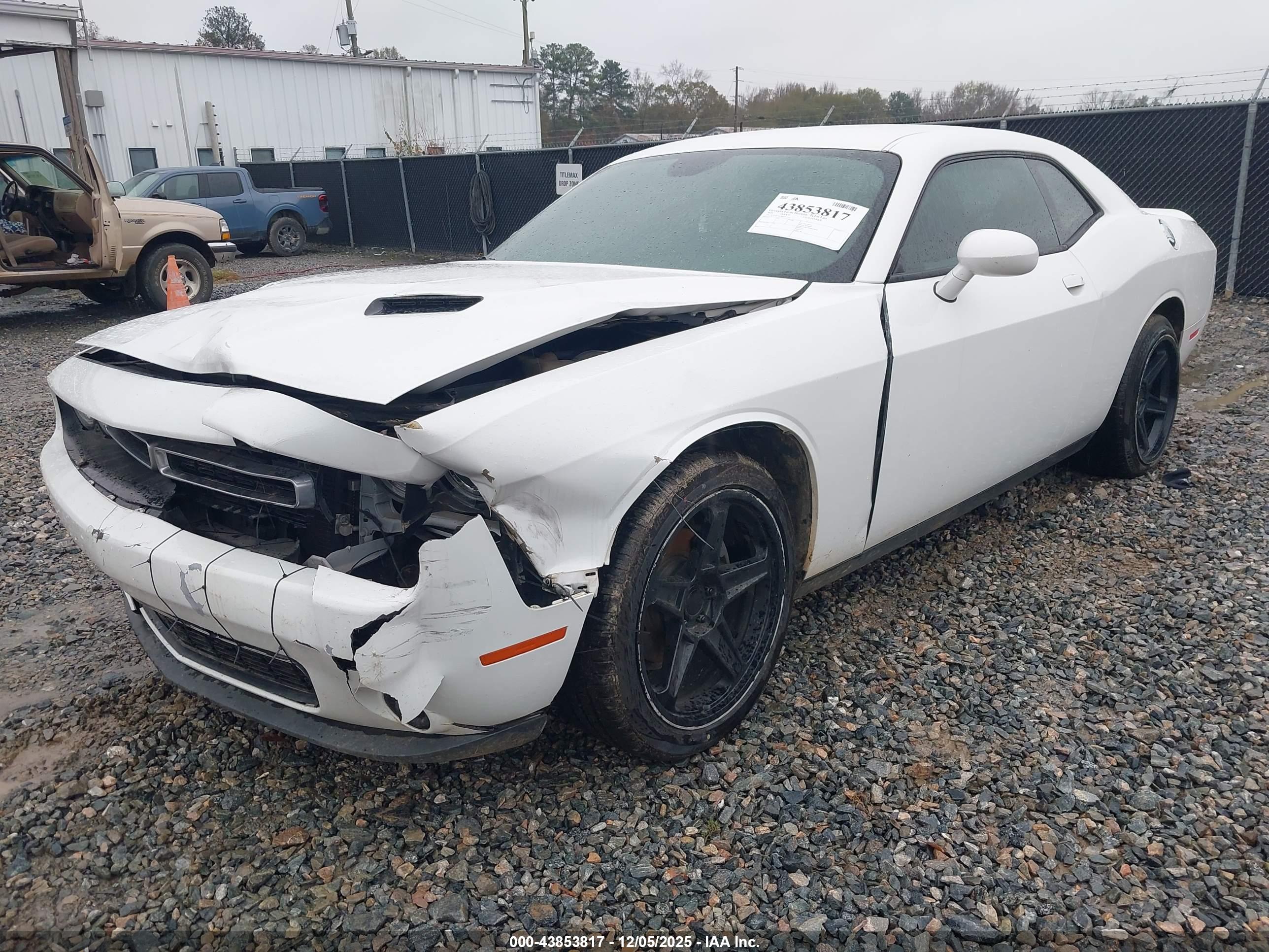 DODGE CHALLENGER image 2