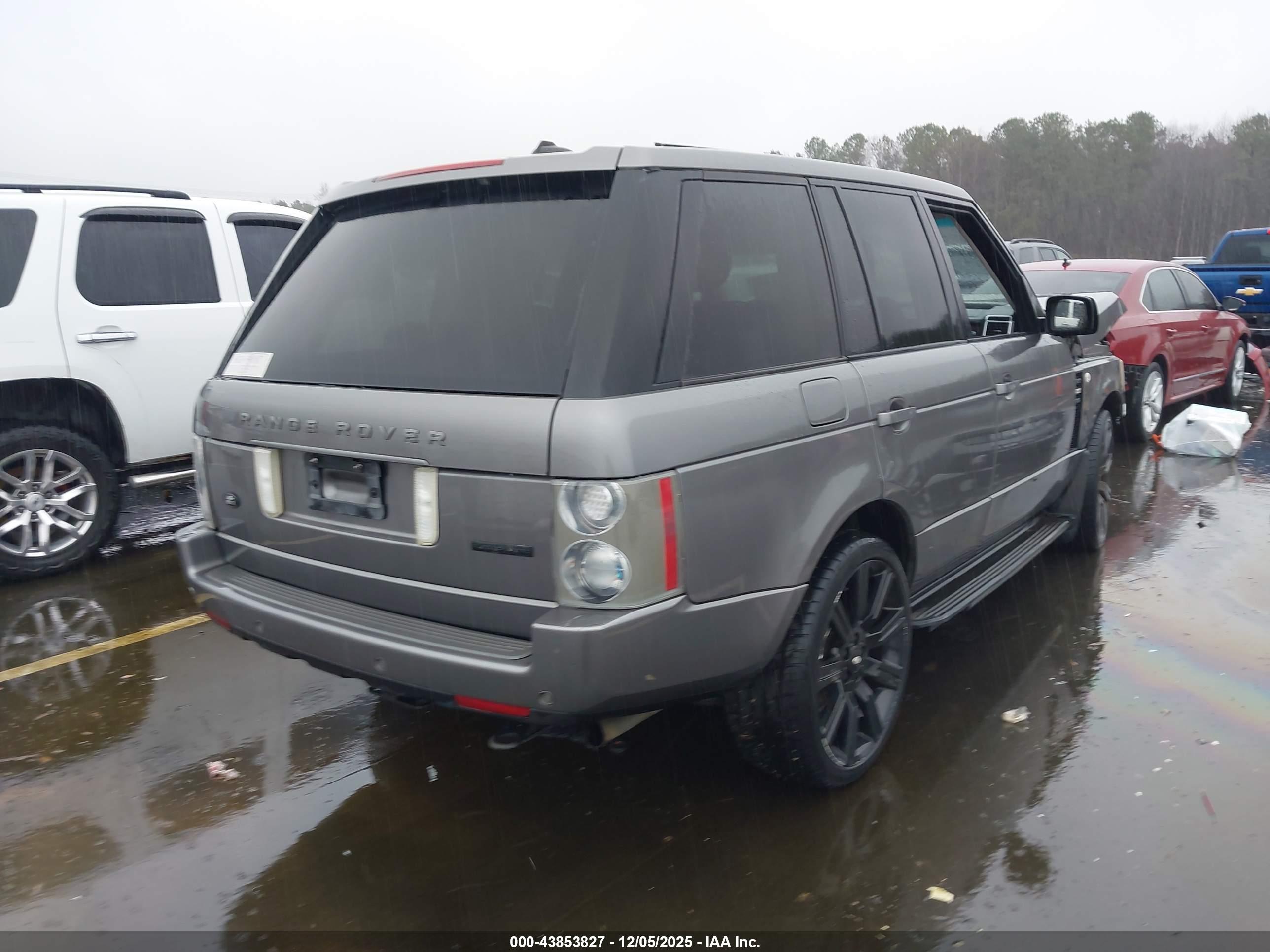 LAND ROVER image 4