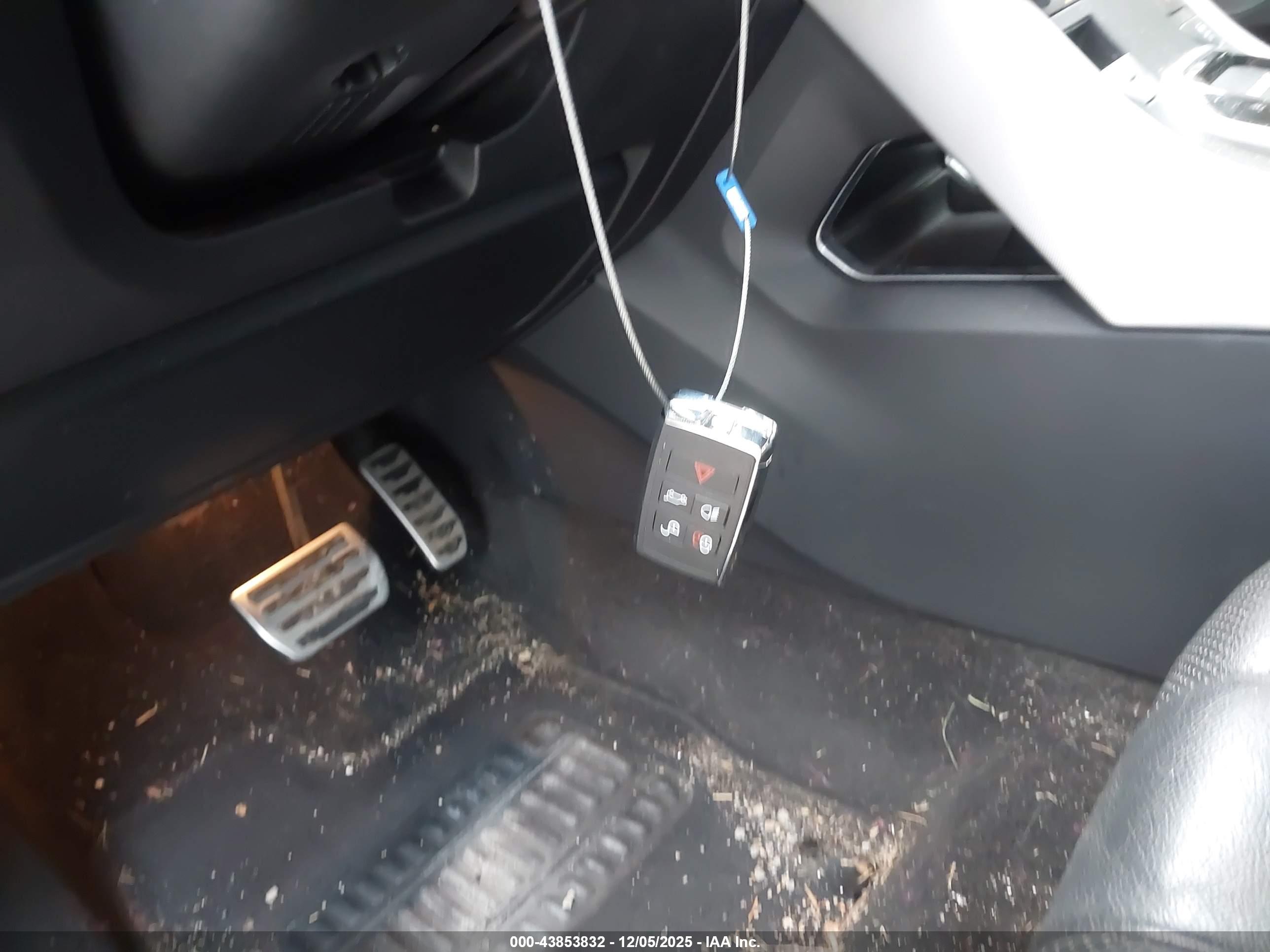 LAND ROVER image 11