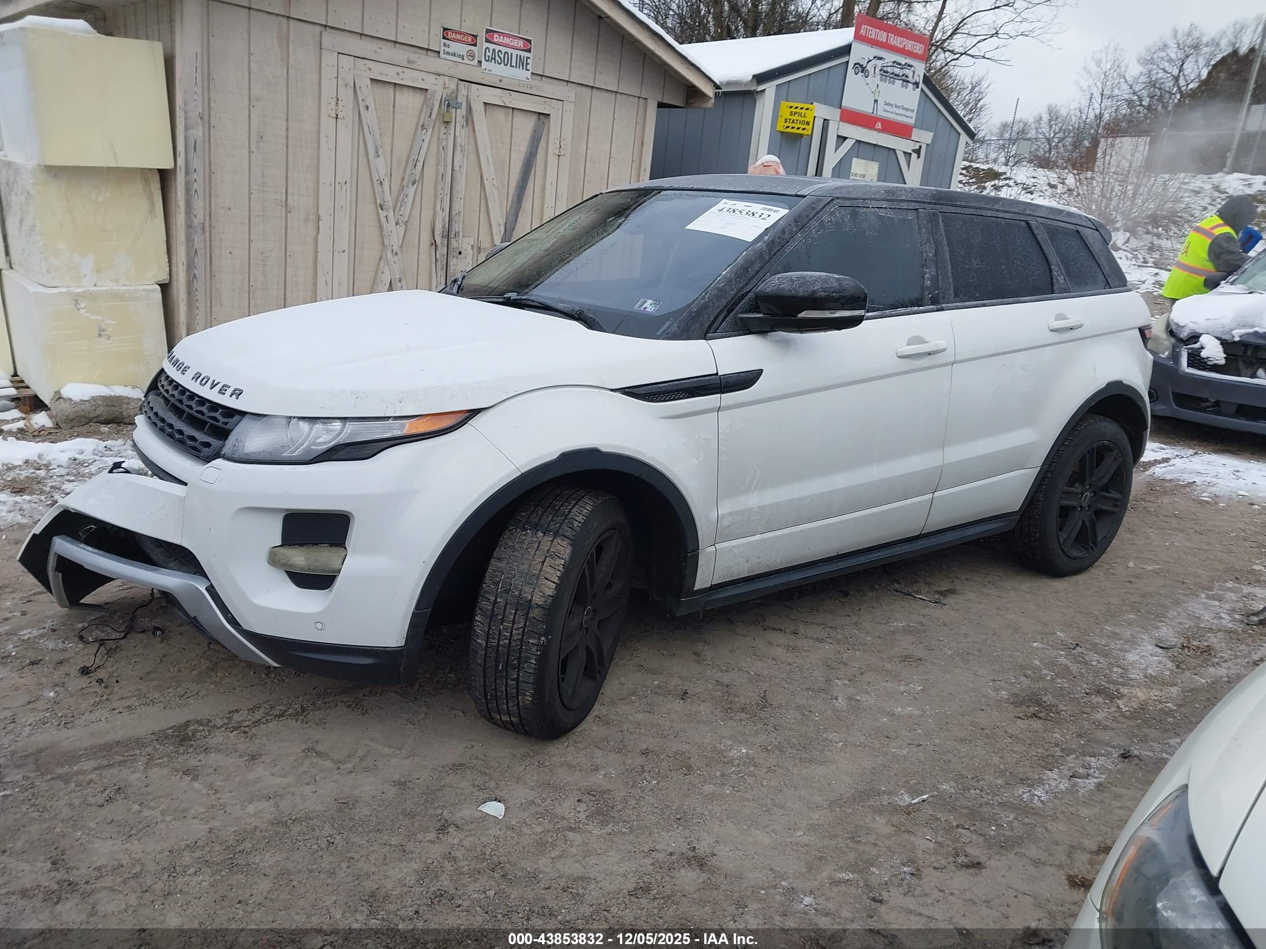 LAND ROVER image 2