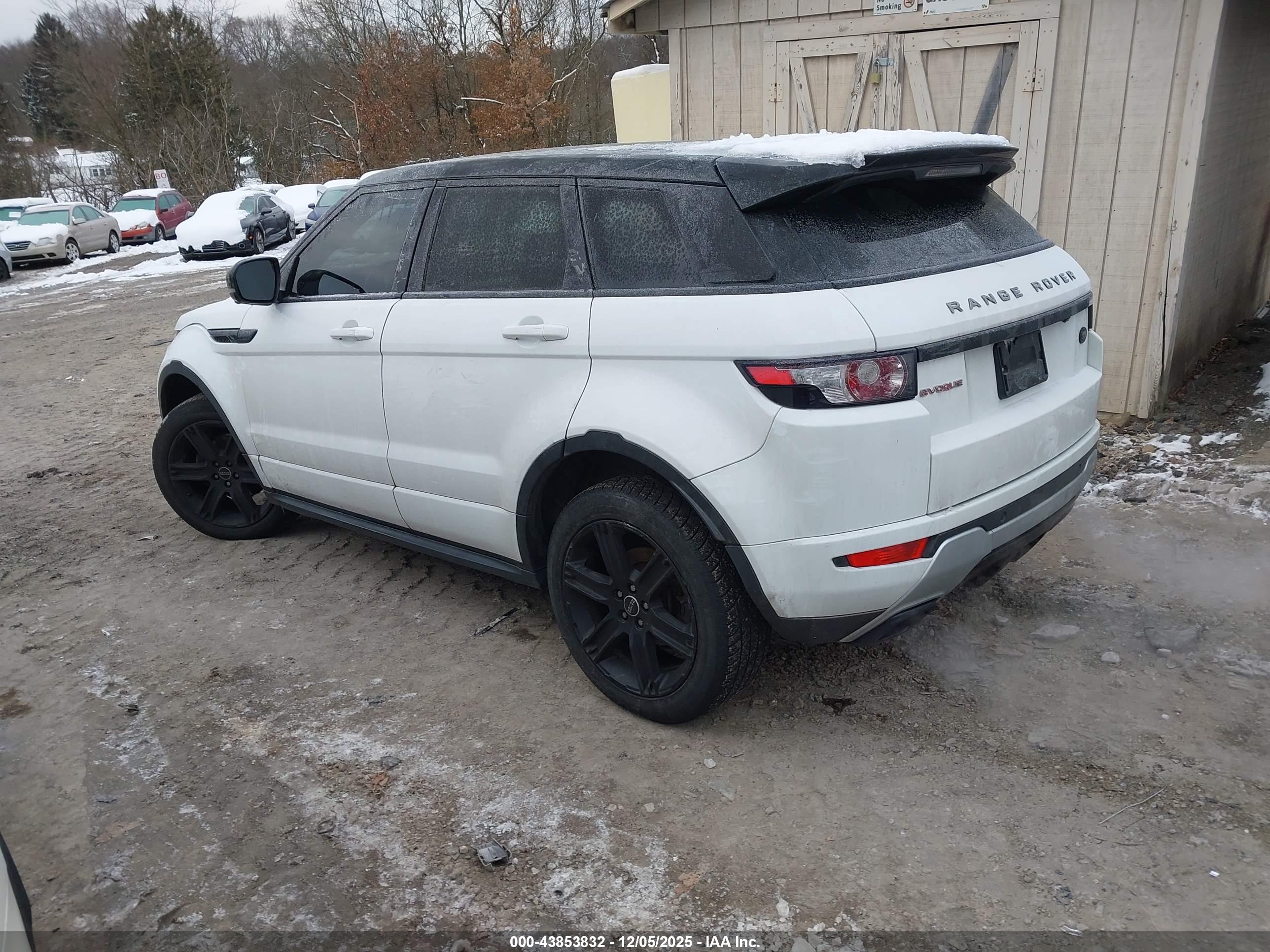 LAND ROVER image 3
