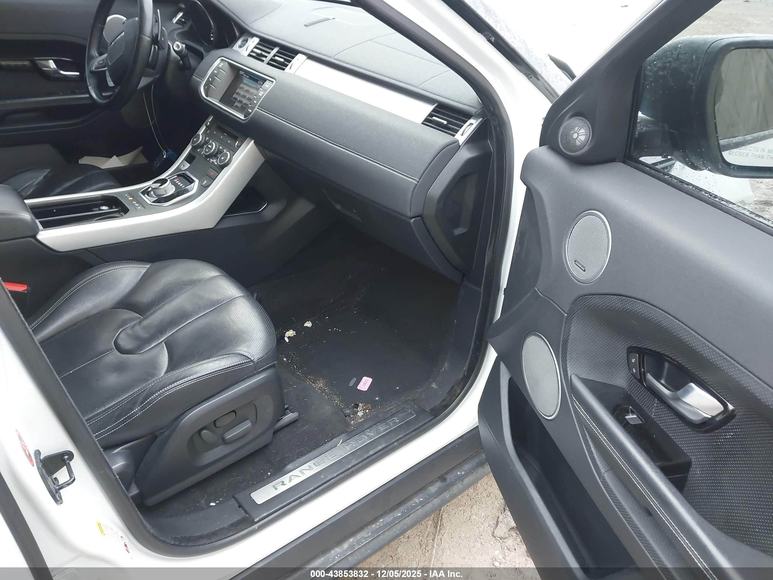 LAND ROVER image 5