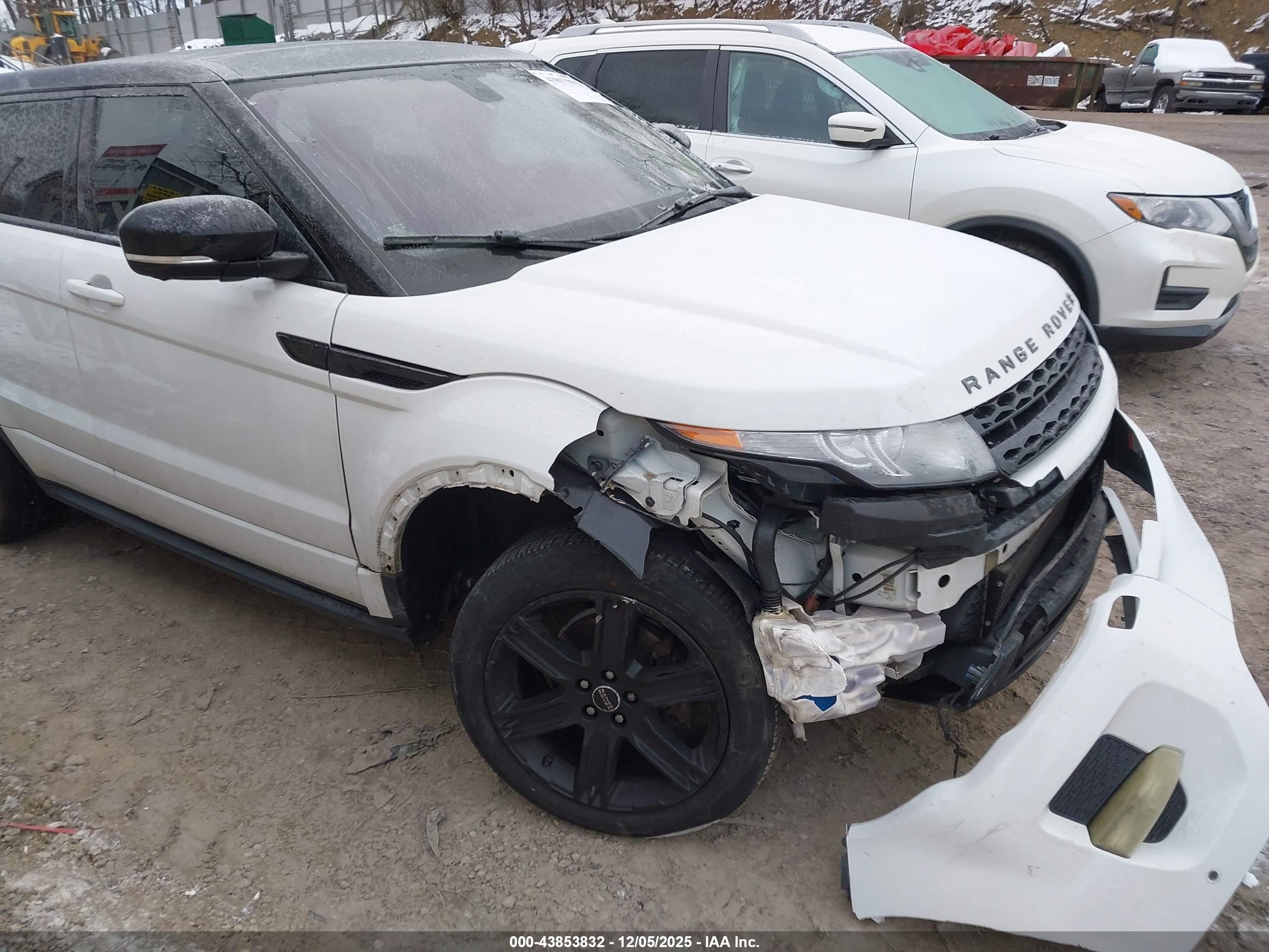 LAND ROVER image 6