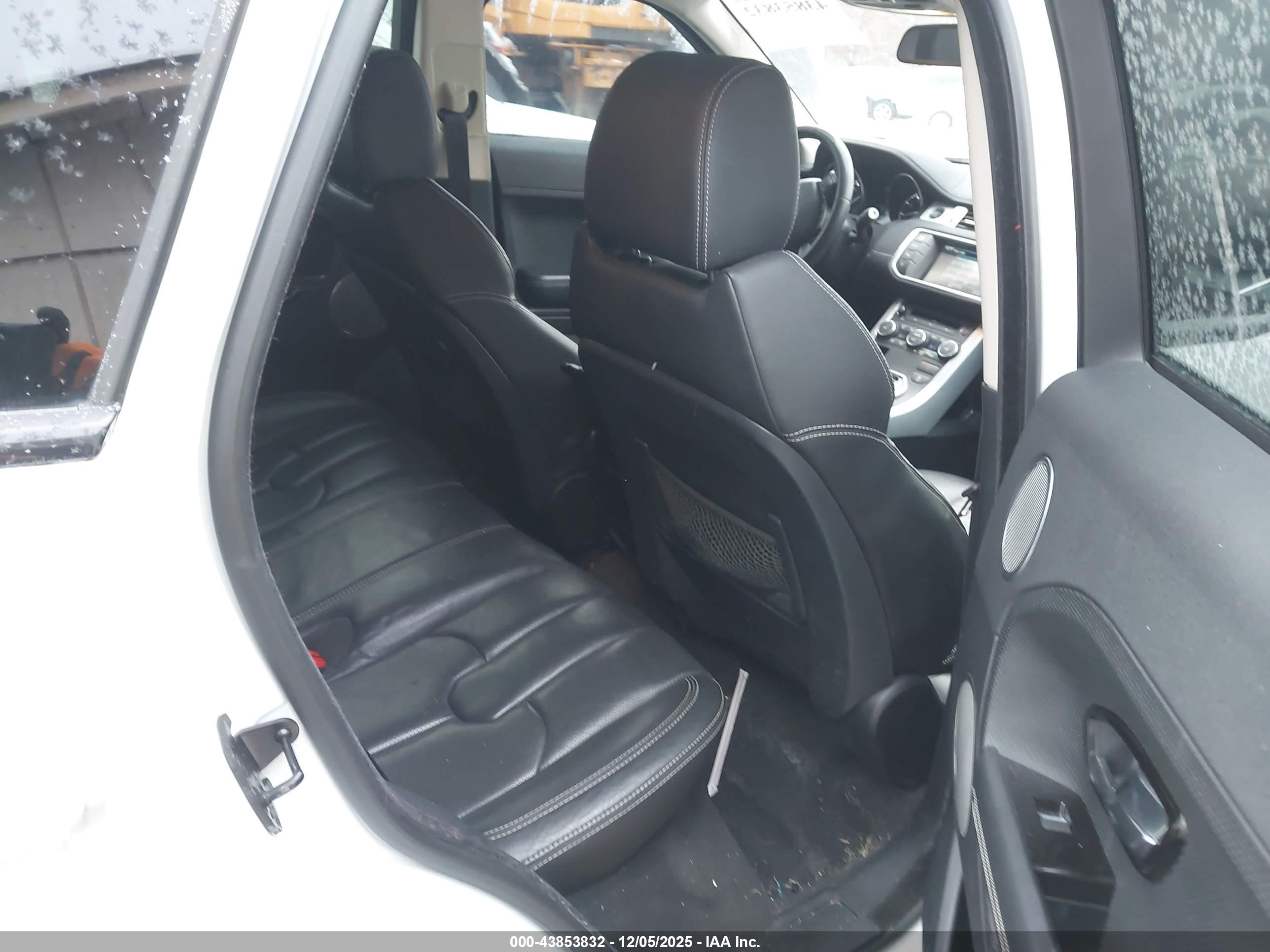 LAND ROVER image 8