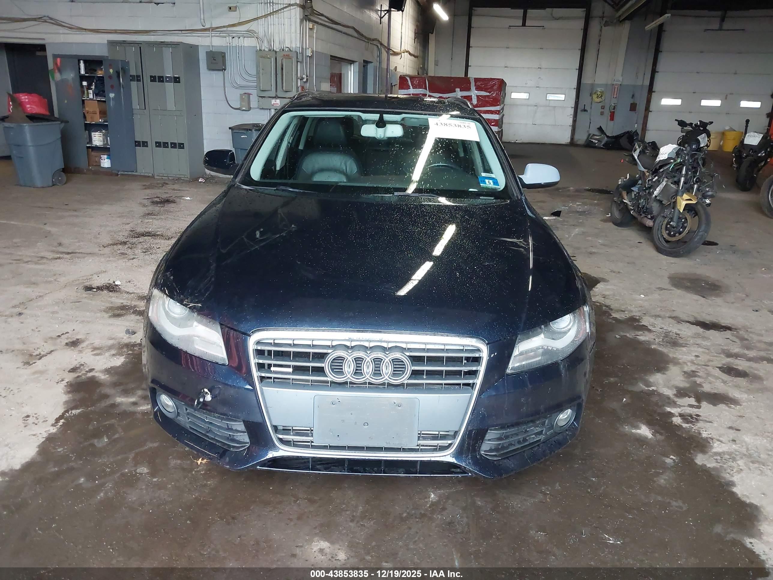 AUDI A4 image 6