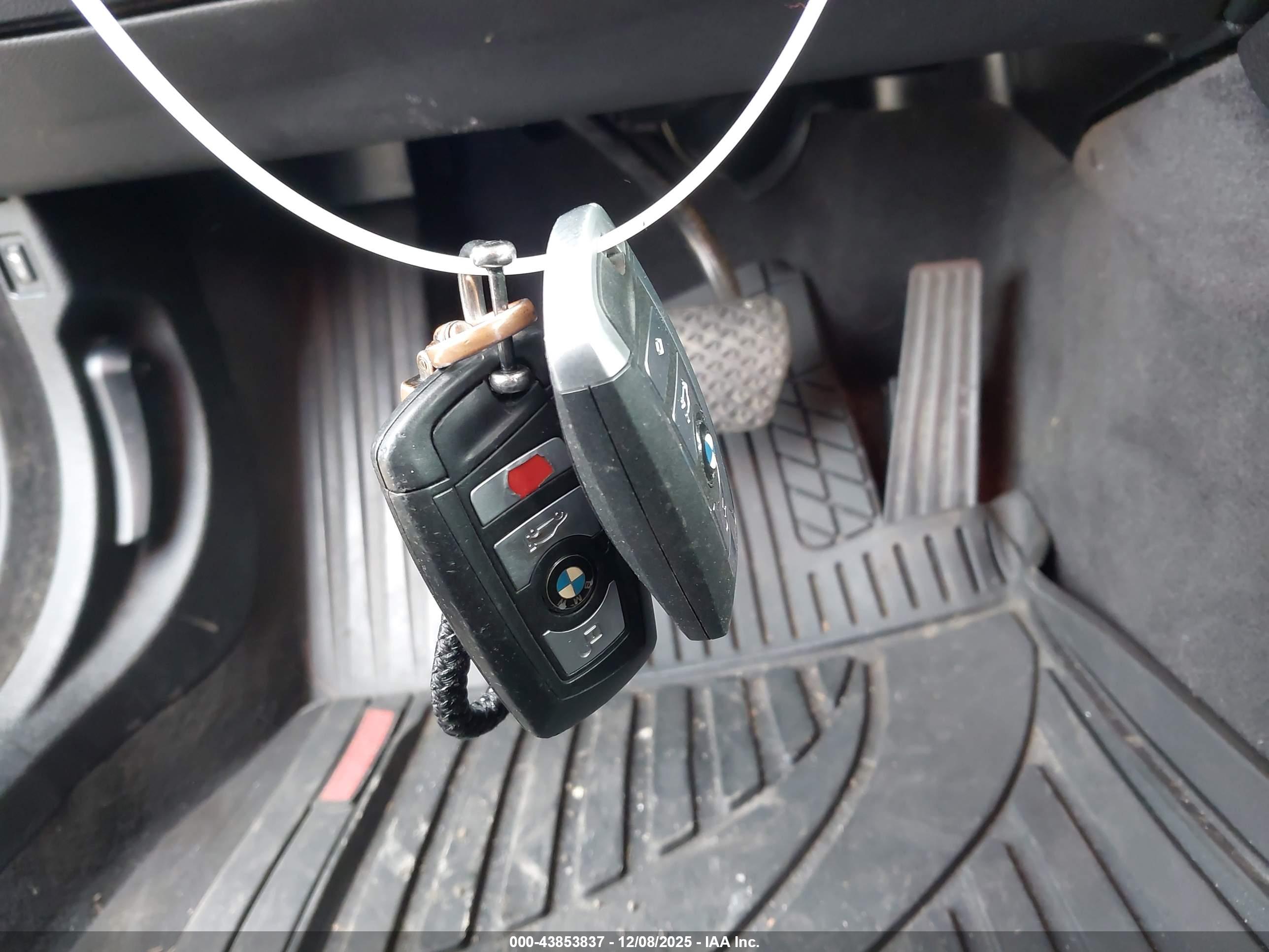 BMW 550I image 11