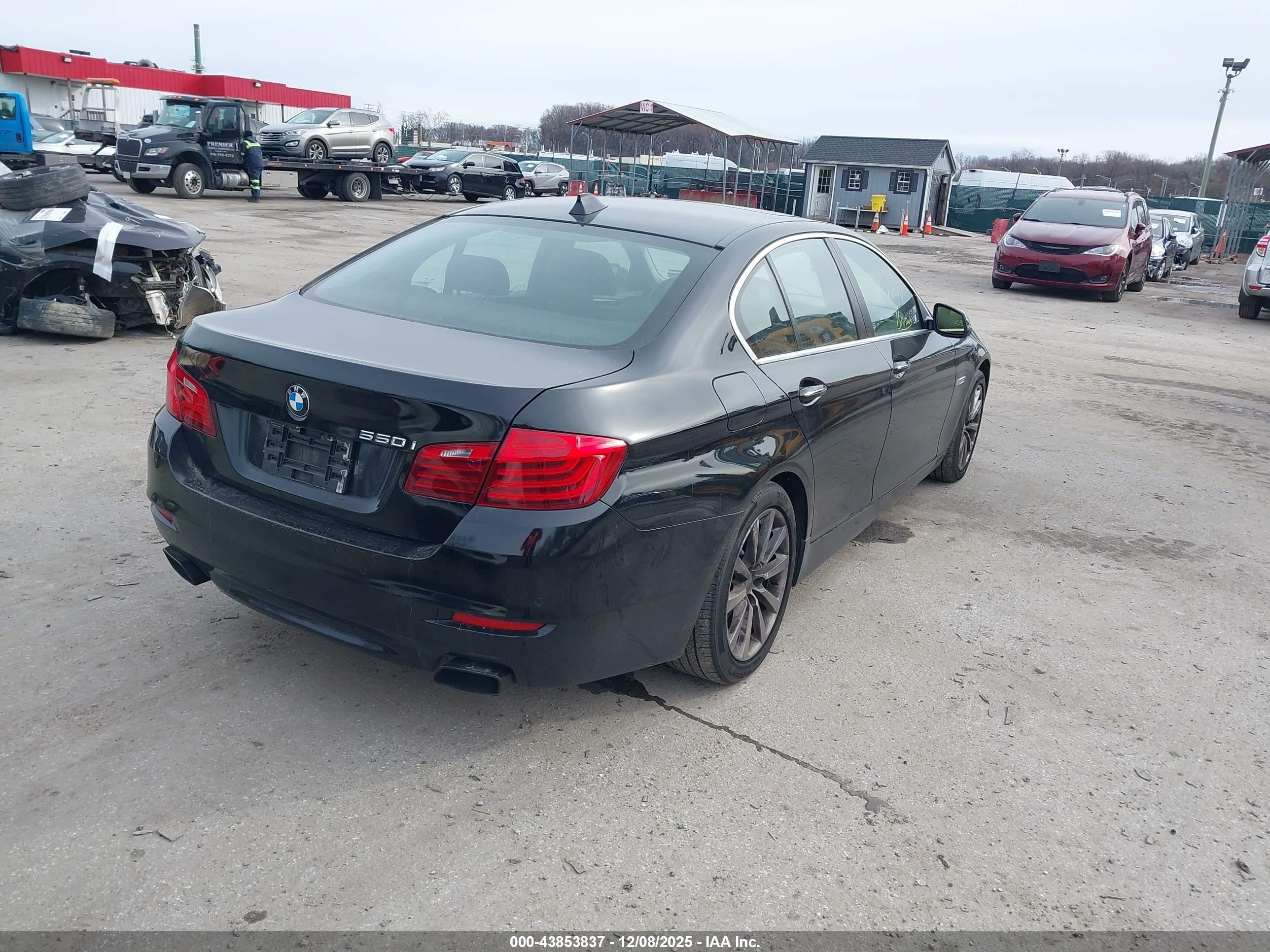BMW 550I image 4