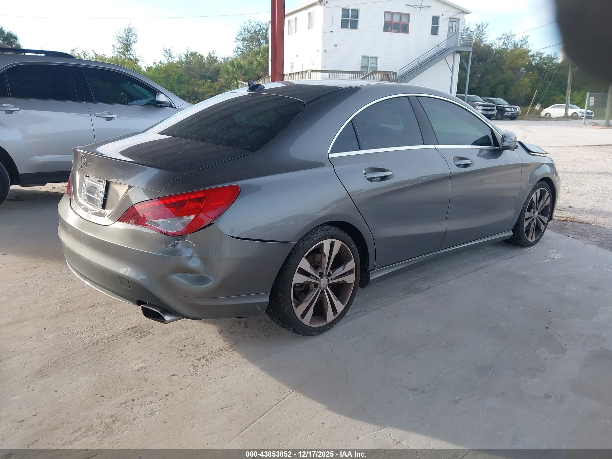 MERCEDES-BENZ CLA image 4