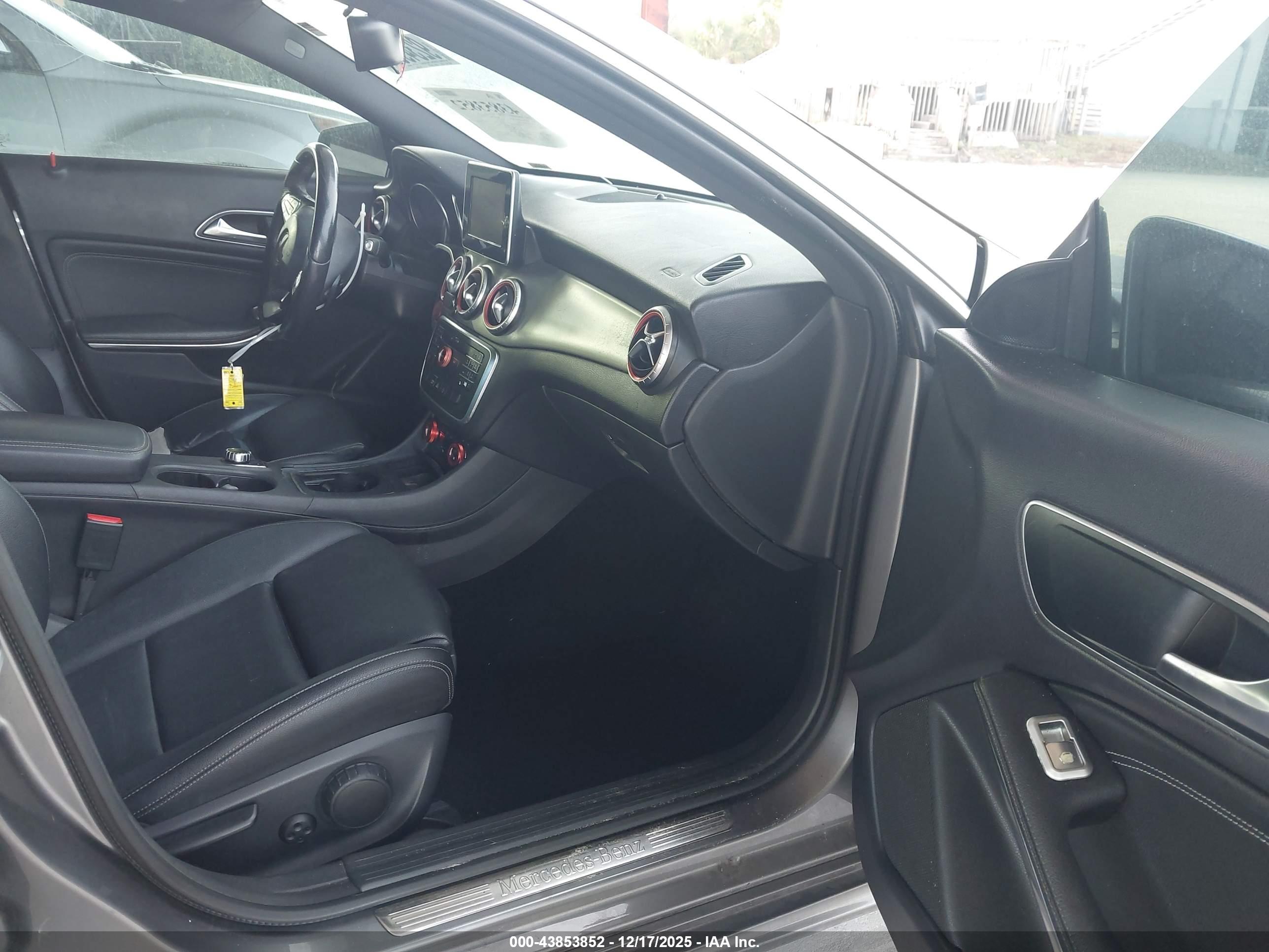 MERCEDES-BENZ CLA image 5