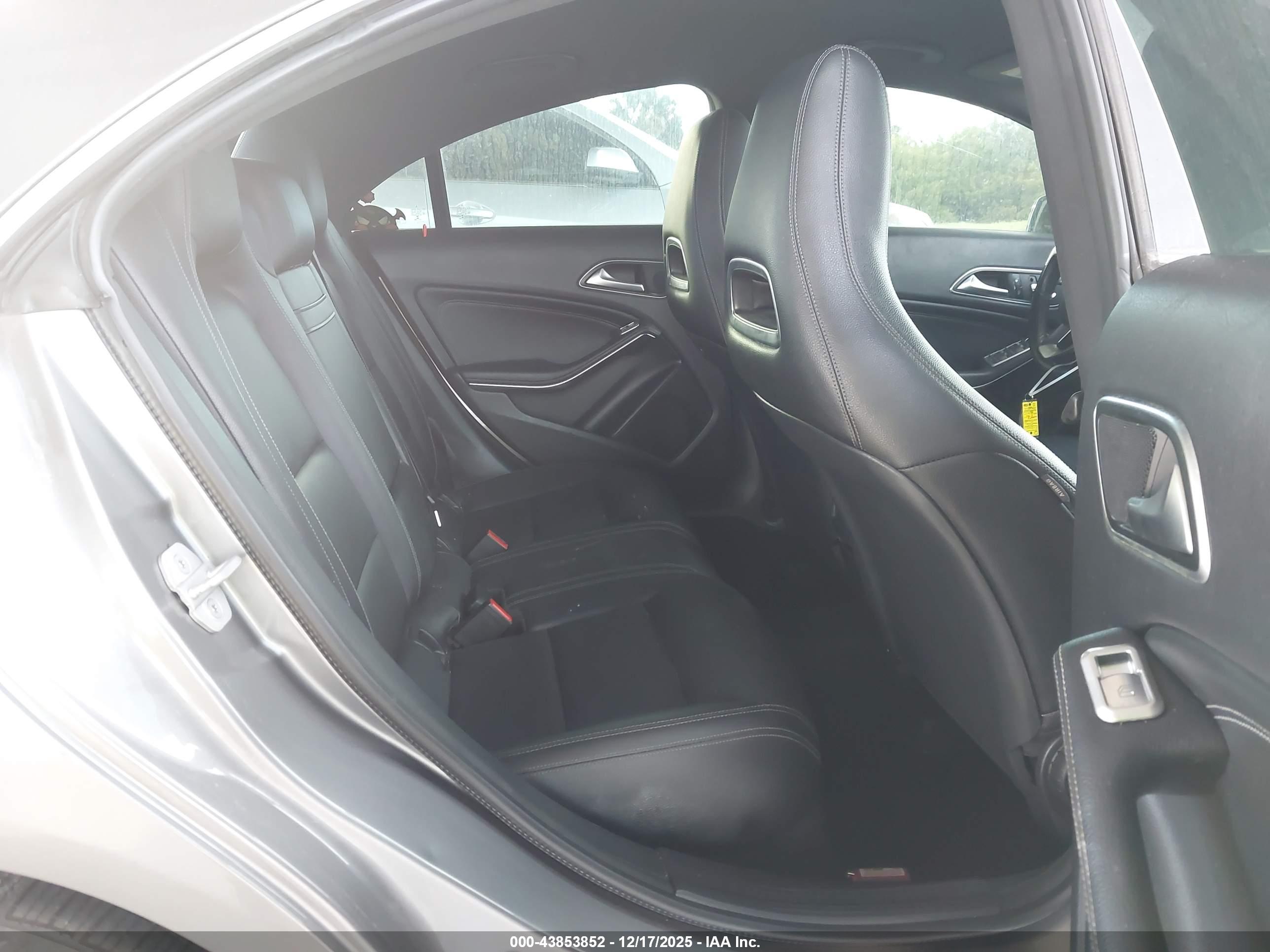 MERCEDES-BENZ CLA image 8