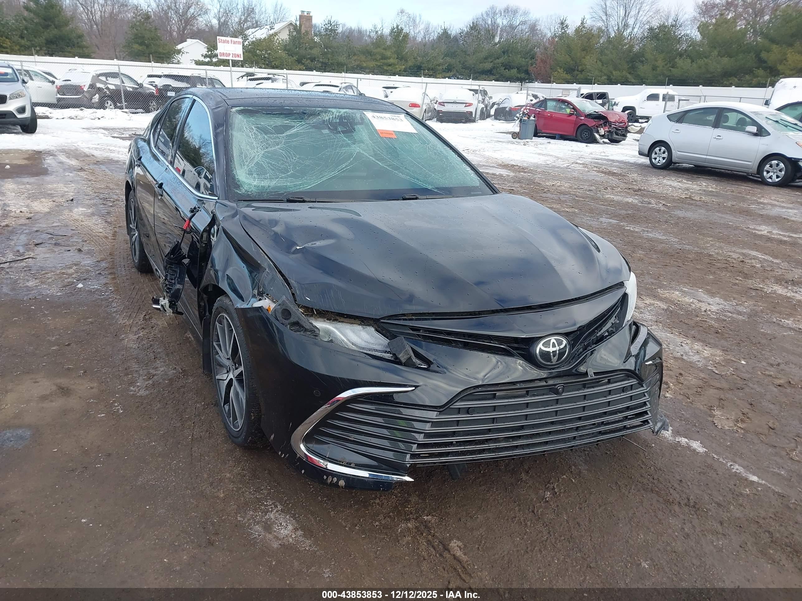 TOYOTA CAMRY image 6