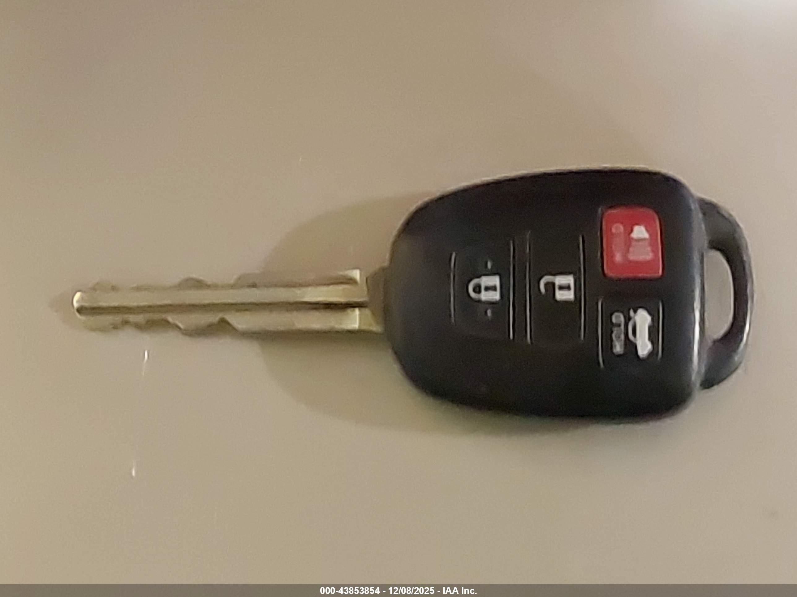 TOYOTA CAMRY image 11