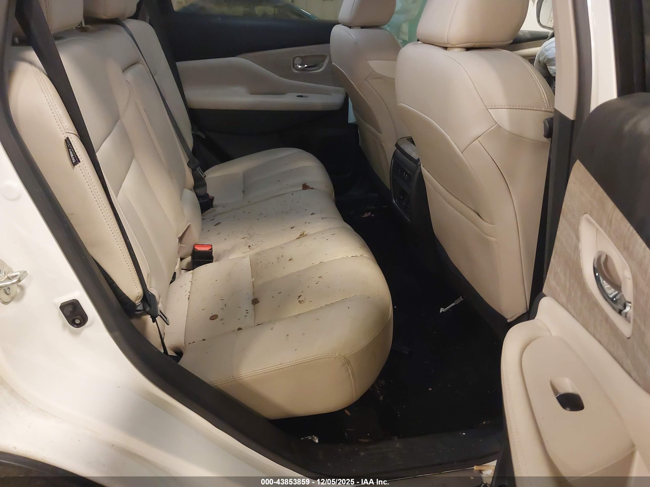 NISSAN MURANO image 8