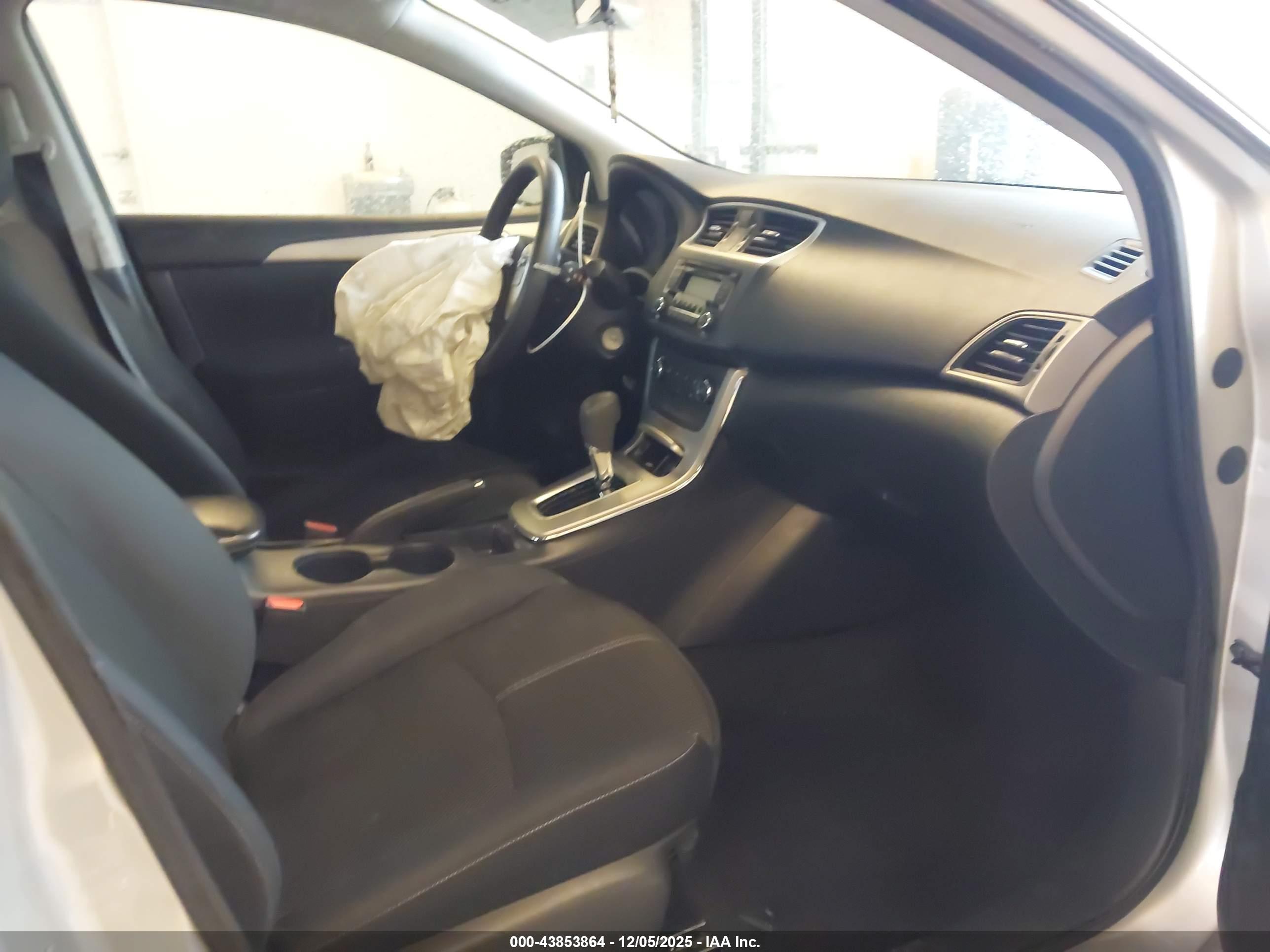 NISSAN SENTRA image 5