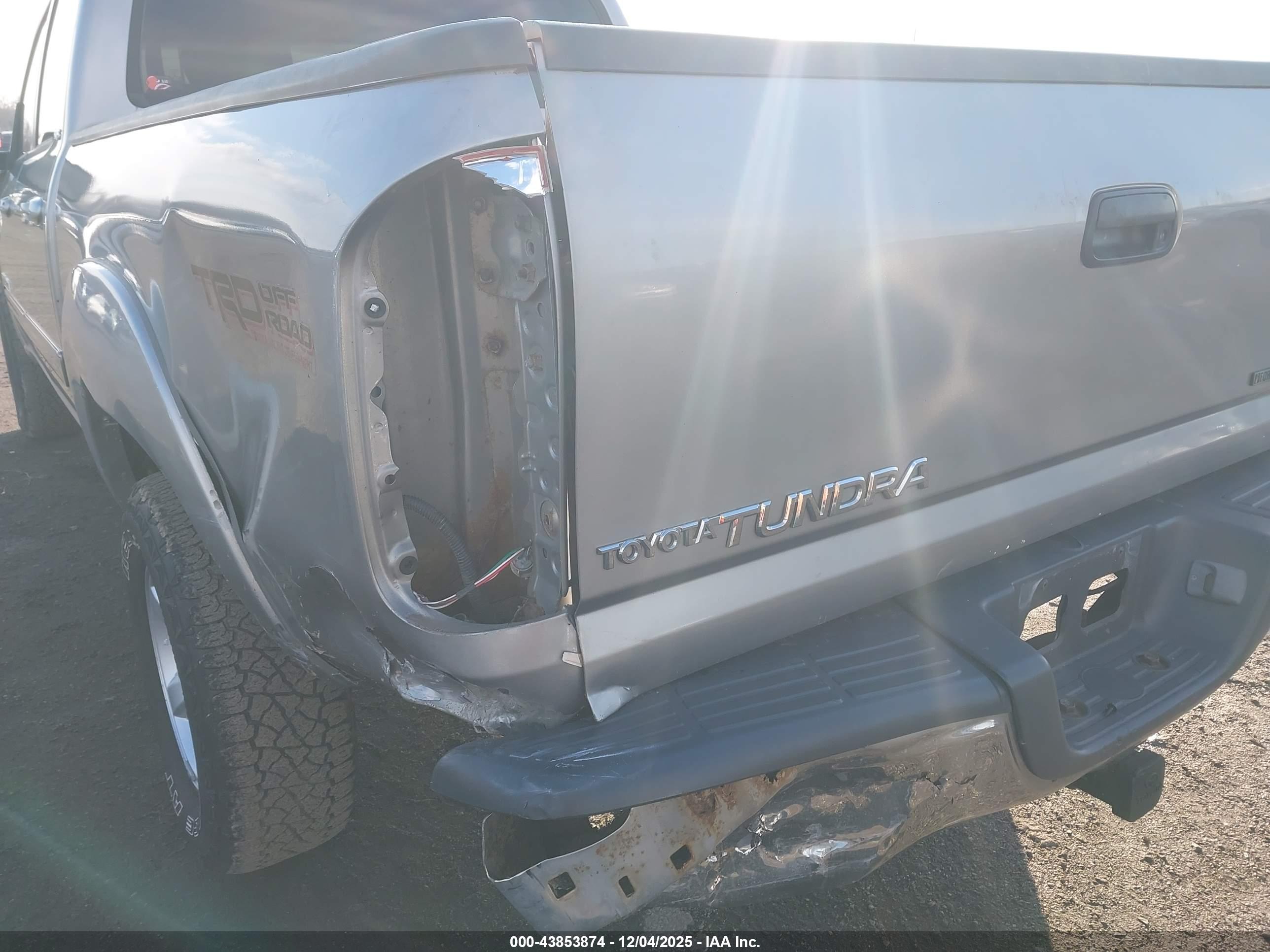TOYOTA TUNDRA image 6