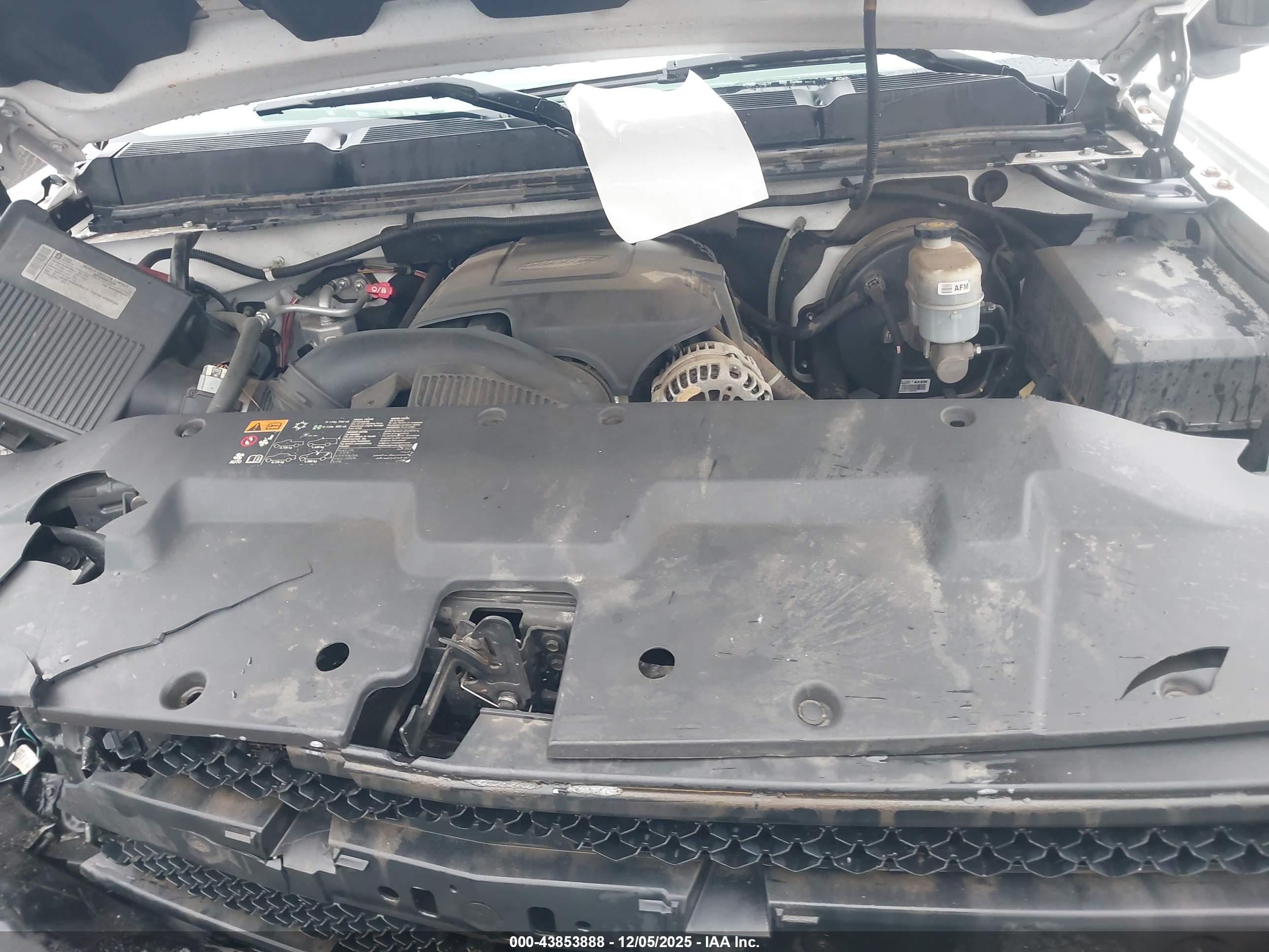 CHEVROLET SILVERADO image 10