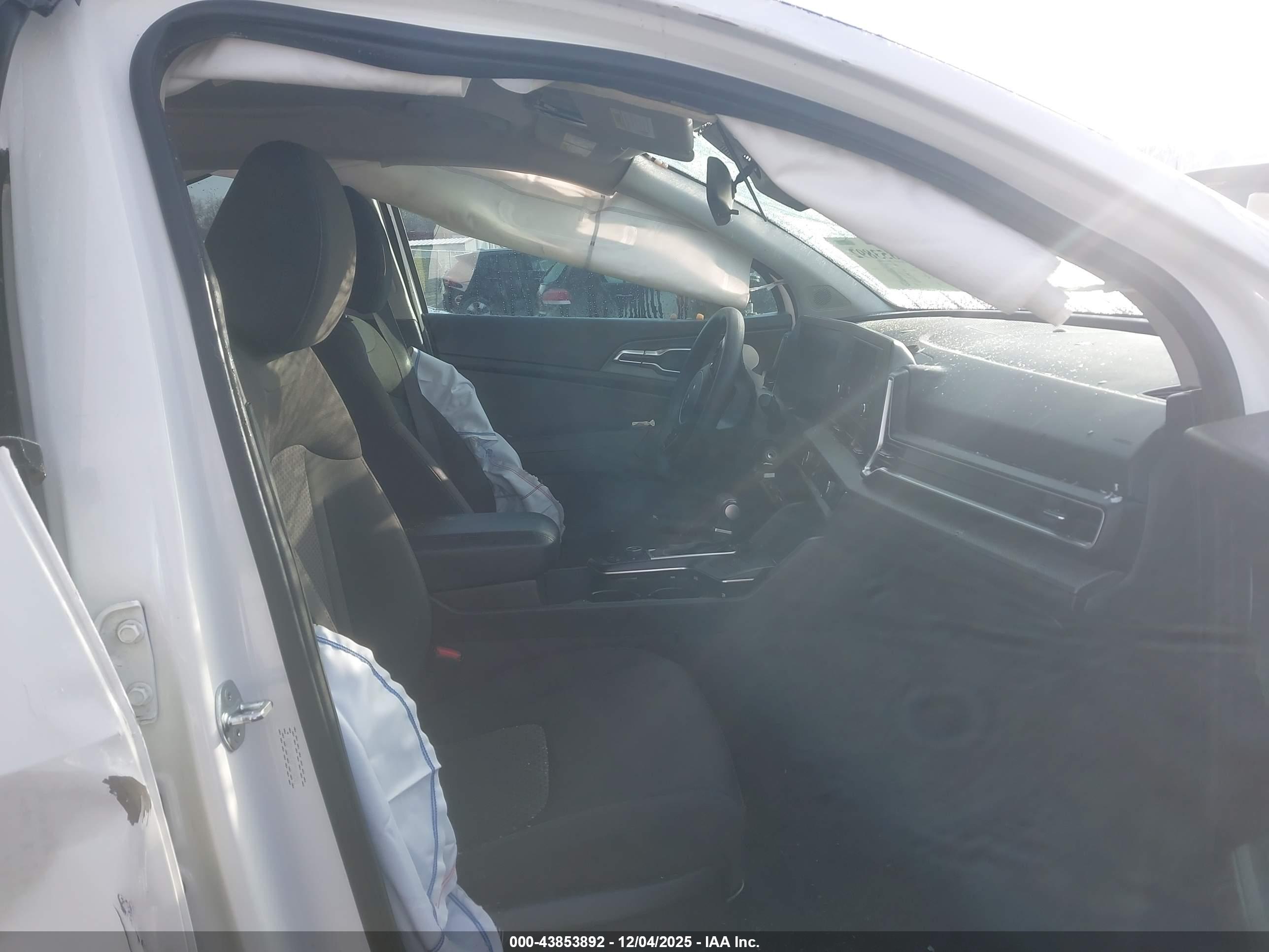 KIA SPORTAGE image 5