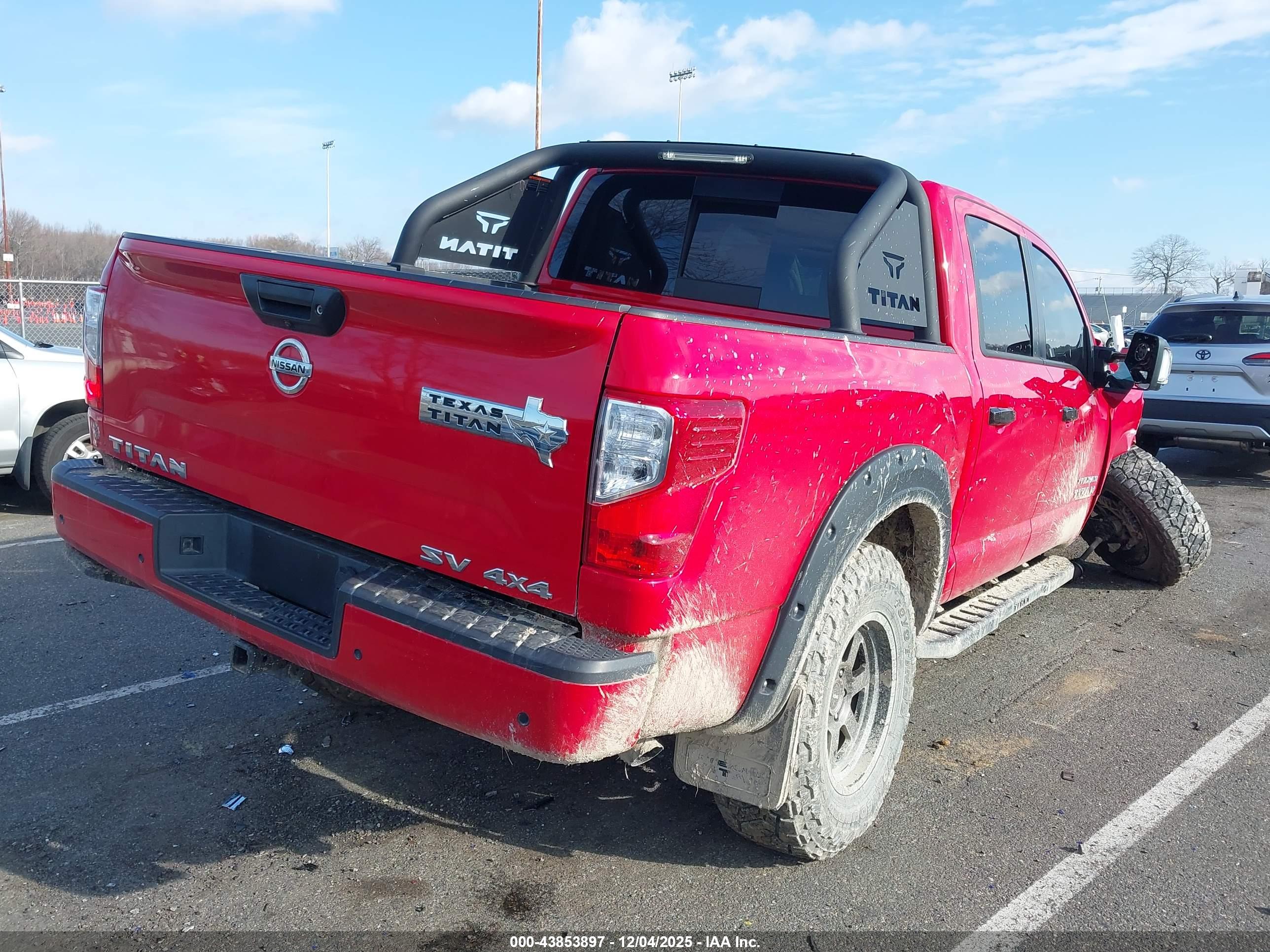 NISSAN TITAN image 4