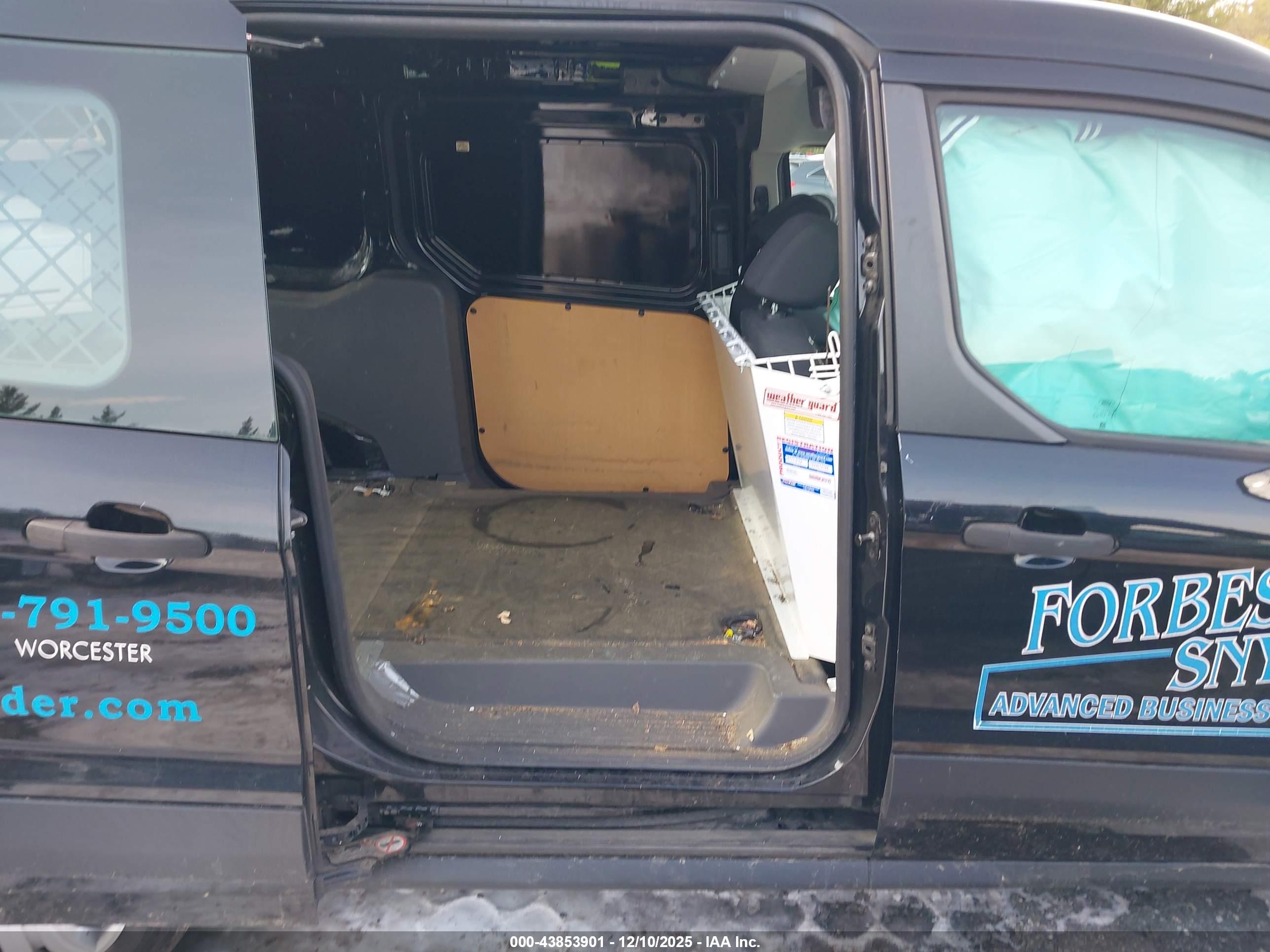 FORD TRANSIT image 8