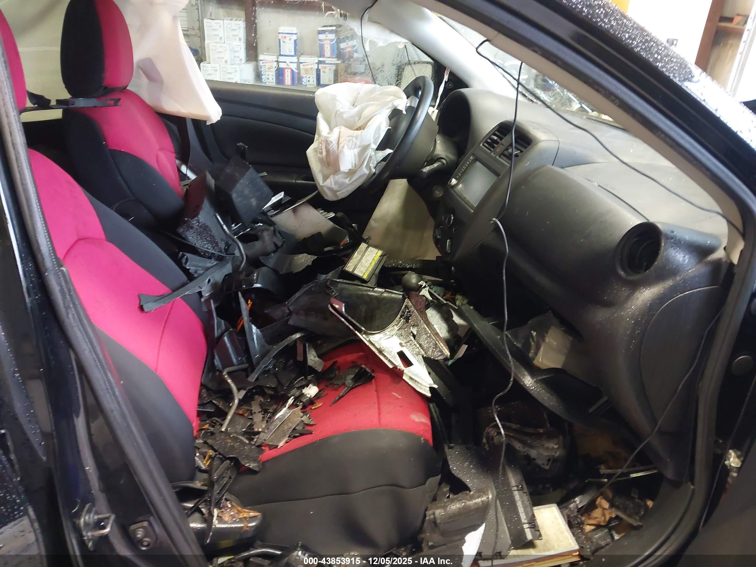 NISSAN VERSA image 5